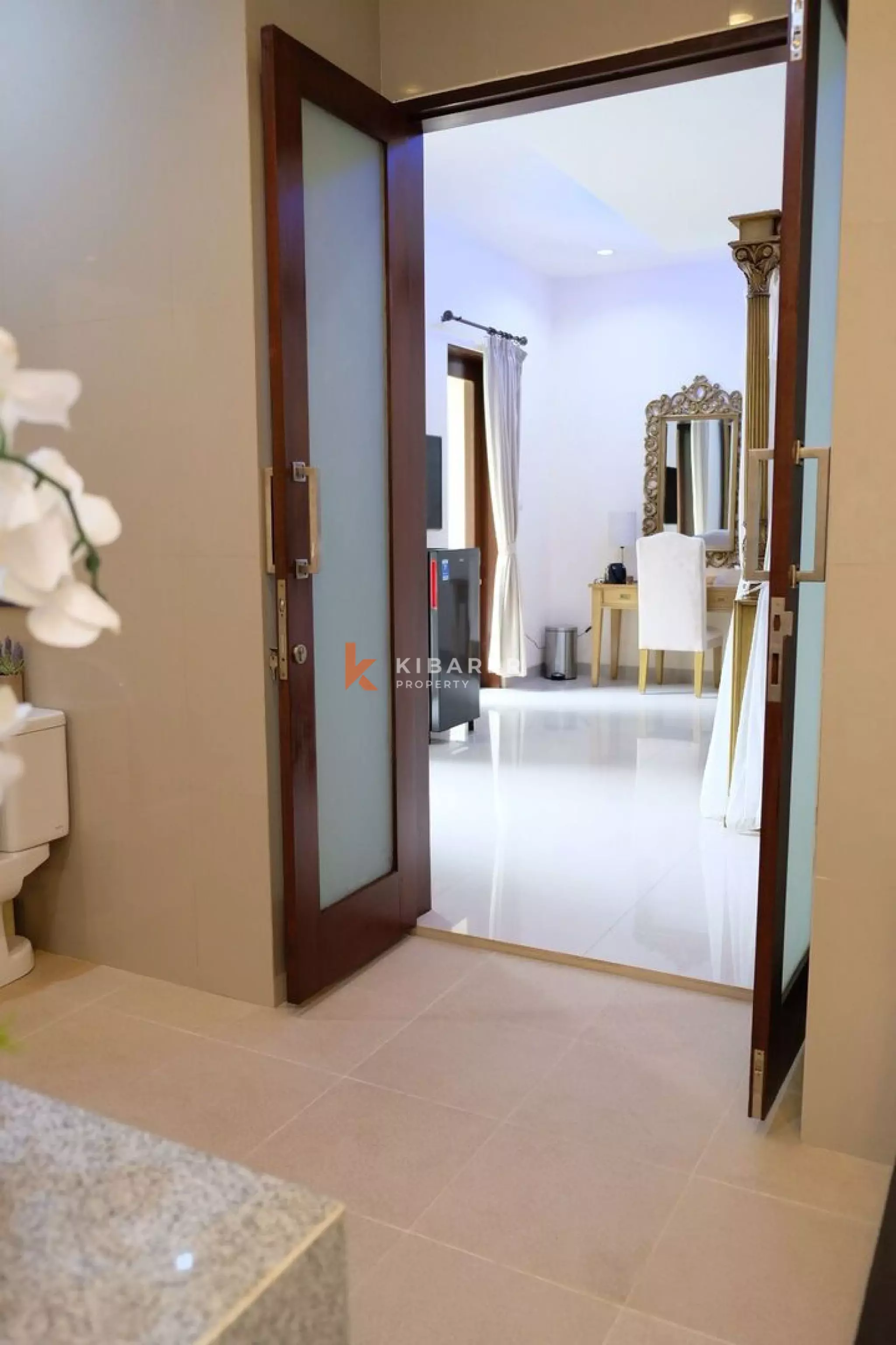 Beautiful Four Bedroom Villa with Open Living in Nusa Dua — image 11