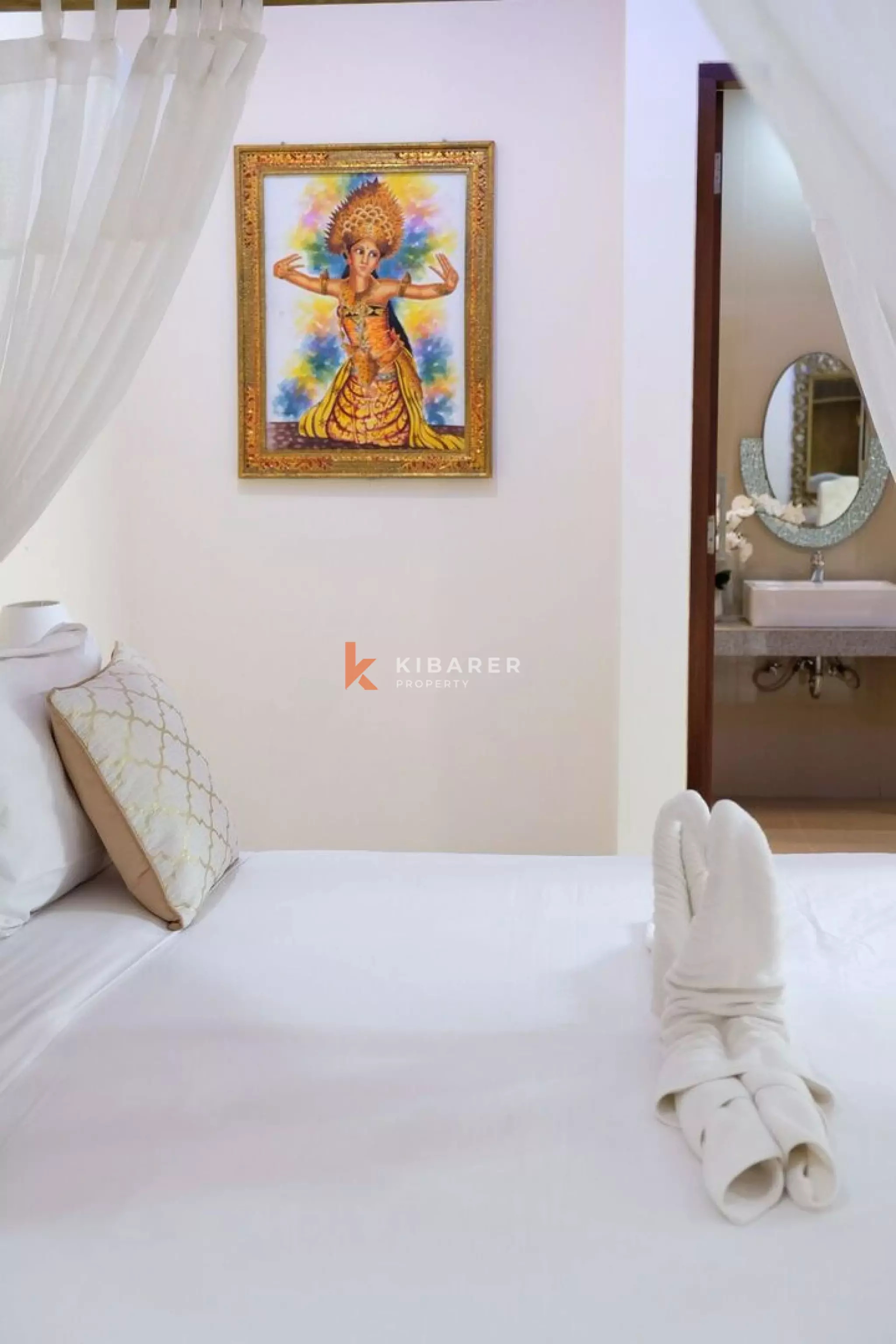 Beautiful Four Bedroom Villa with Open Living in Nusa Dua — image 14