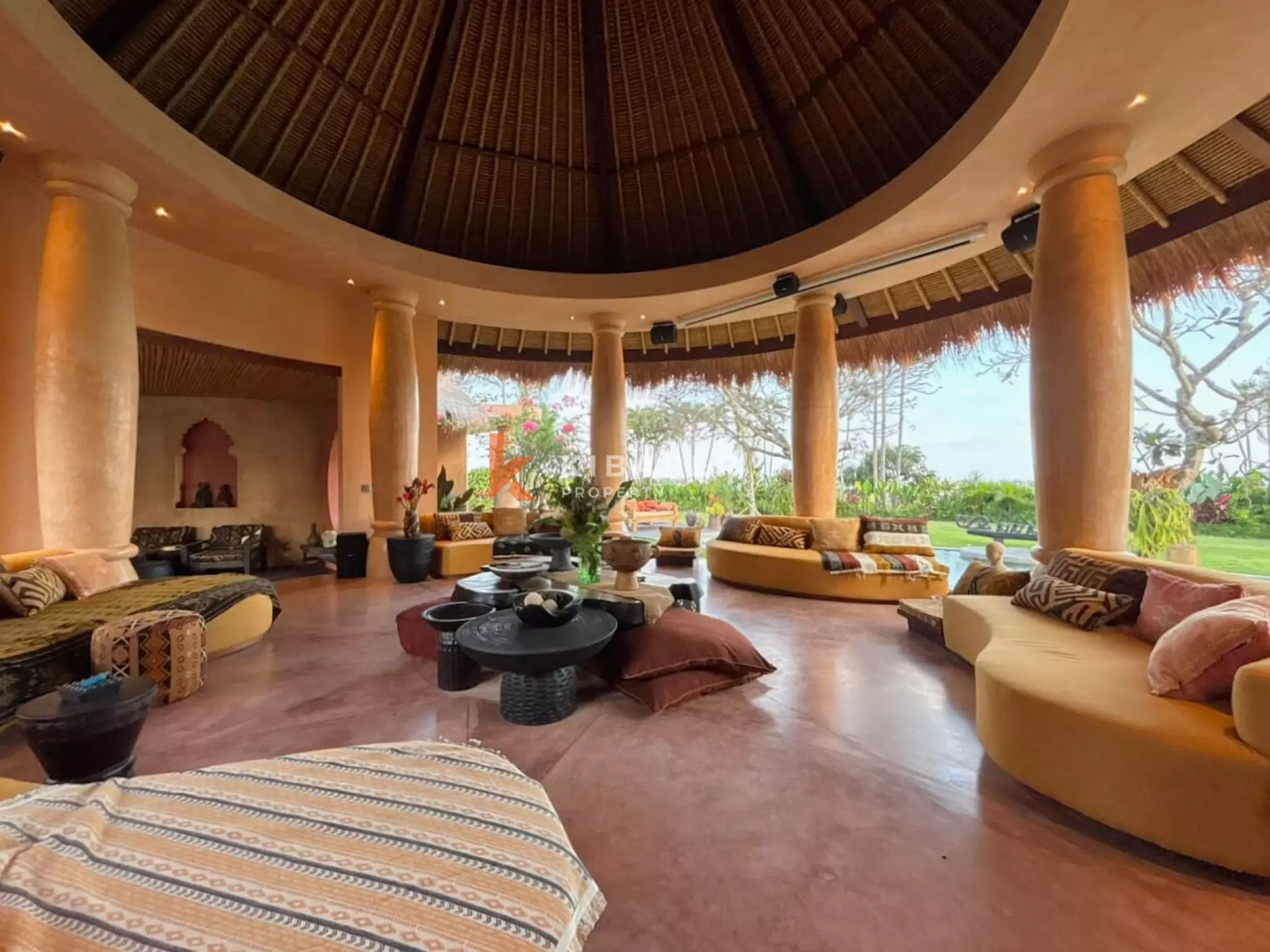 Architectural Tropical Estate – Five Bedroom Villa with Expansive Garden in Seseh — image 6