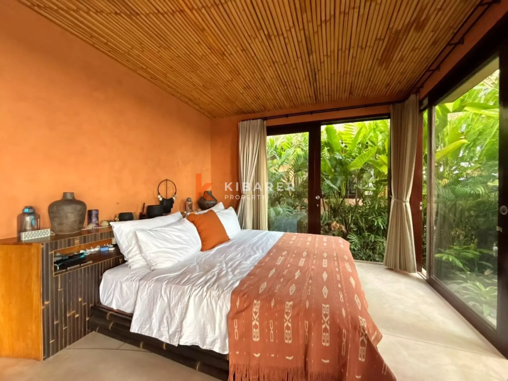 Architectural Tropical Estate – Five Bedroom Villa with Expansive Garden in Seseh — image 19