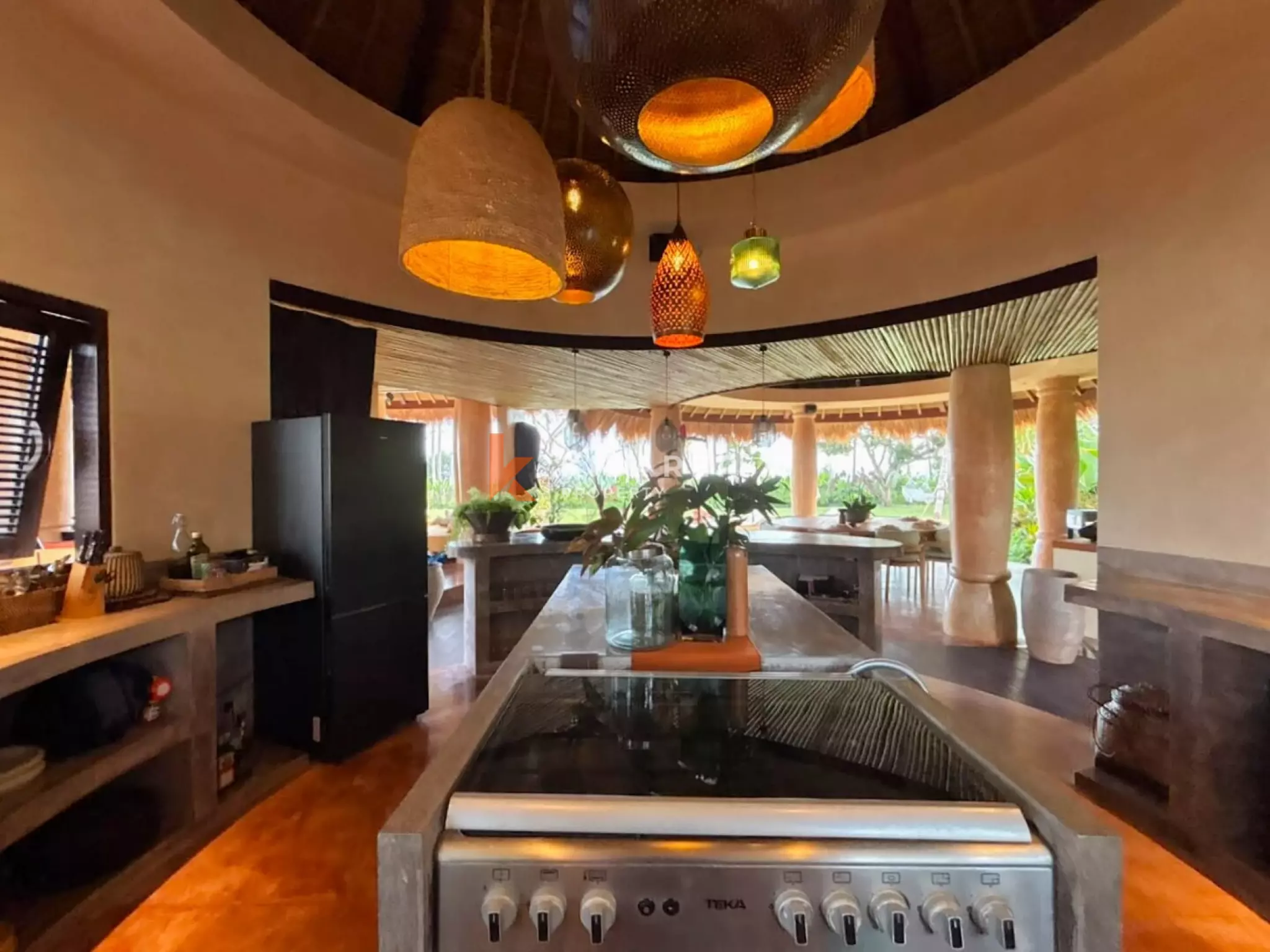 Architectural Tropical Estate – Five Bedroom Villa with Expansive Garden in Seseh — image 14