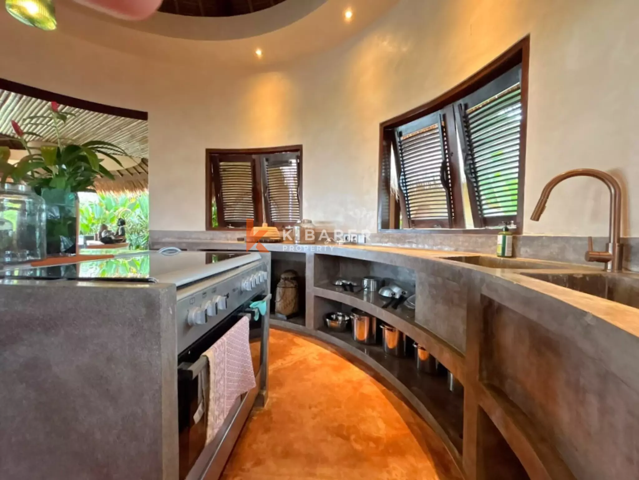 Architectural Tropical Estate – Five Bedroom Villa with Expansive Garden in Seseh — image 13