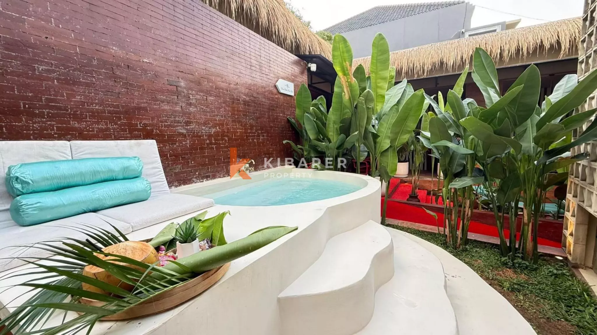 Tropical Five Bedroom Villa with Private Jacuzzi in Kayu Tulang — image 10