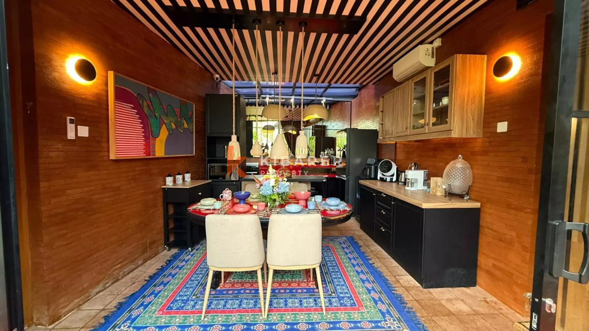 Tropical Five Bedroom Villa with Private Jacuzzi in Kayu Tulang — image 3