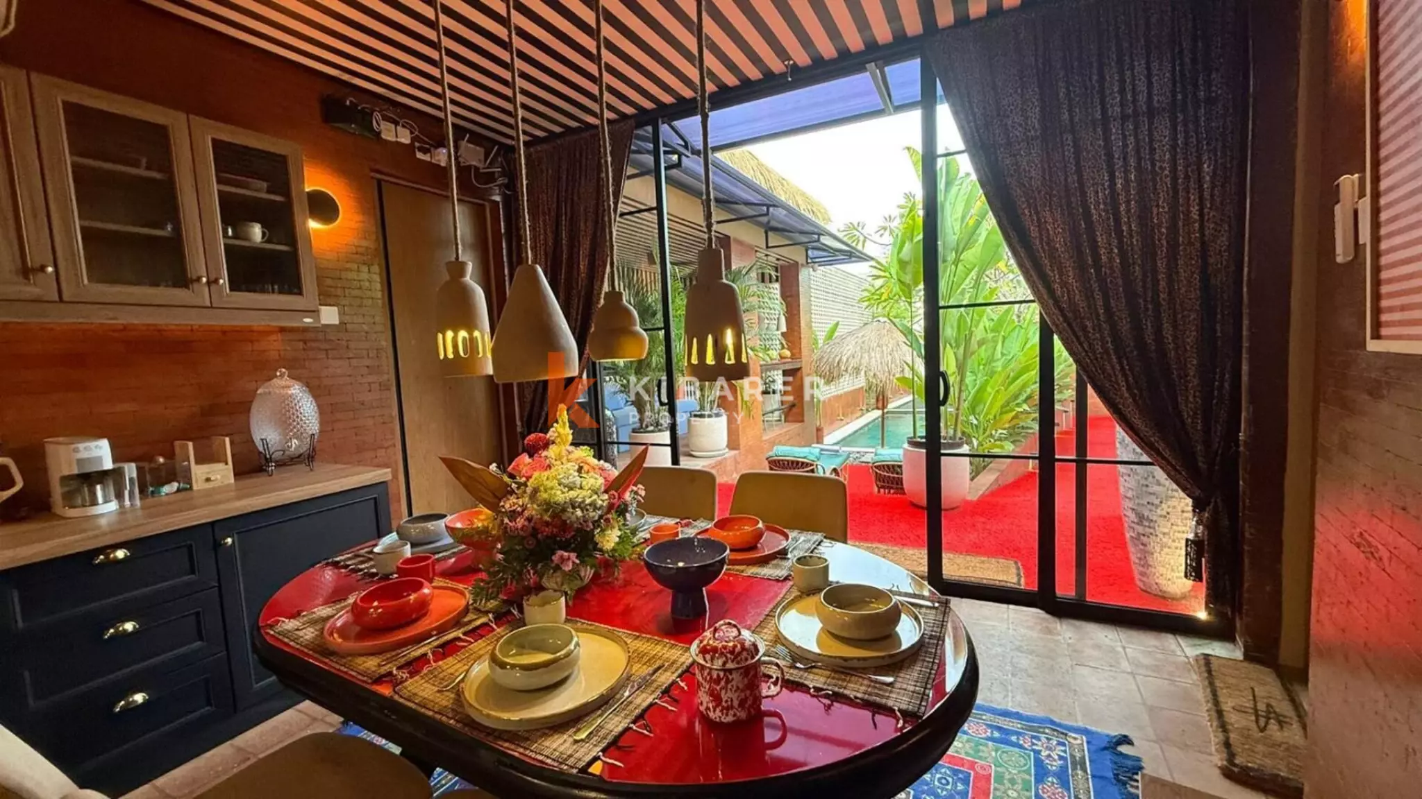 Tropical Five Bedroom Villa with Private Jacuzzi in Kayu Tulang — image 4