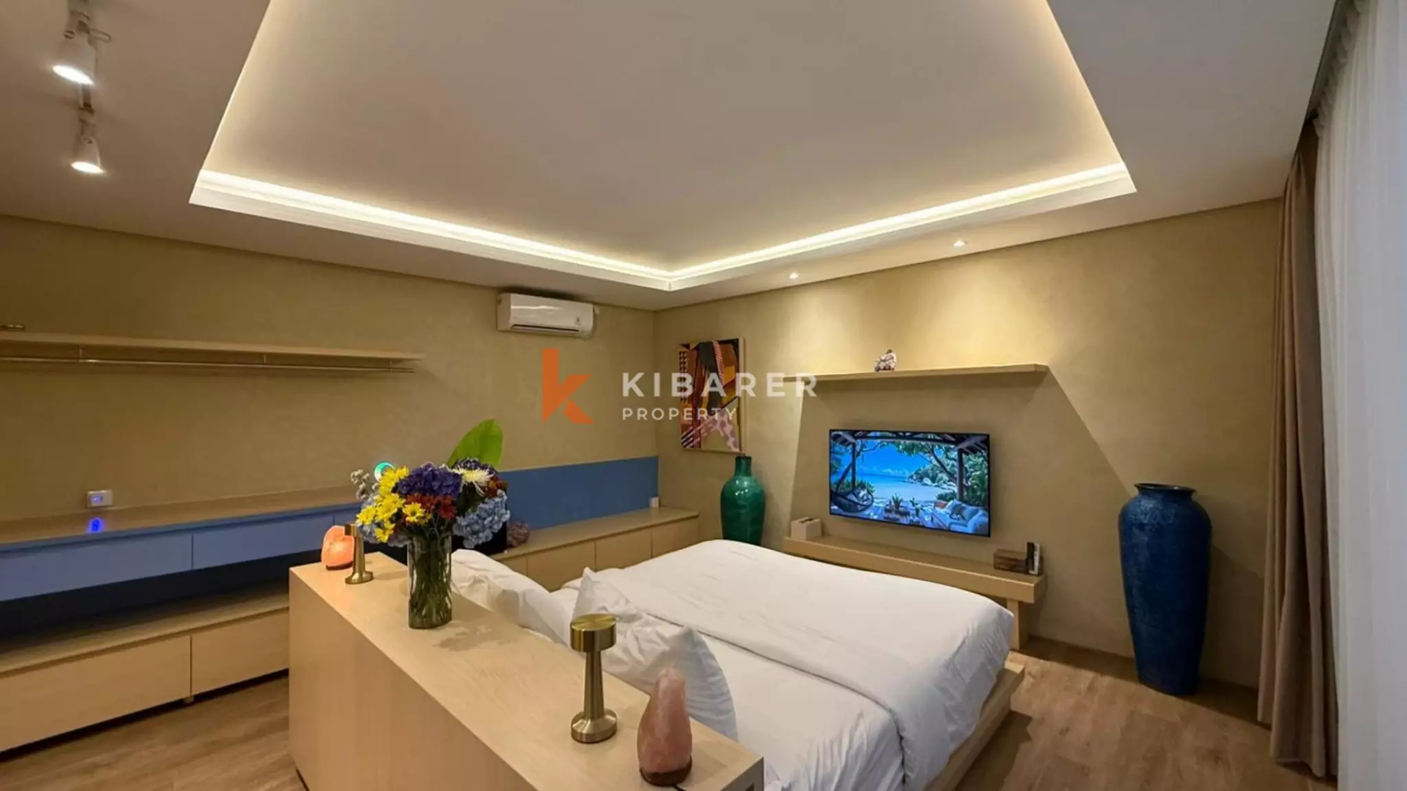 Tropical Five Bedroom Villa with Private Jacuzzi in Kayu Tulang — image 17