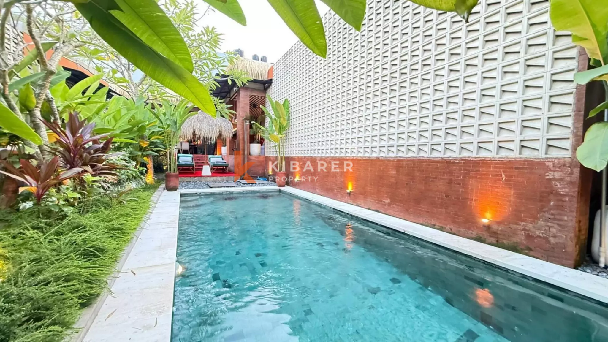 Tropical Five Bedroom Villa with Private Jacuzzi in Kayu Tulang — image 2