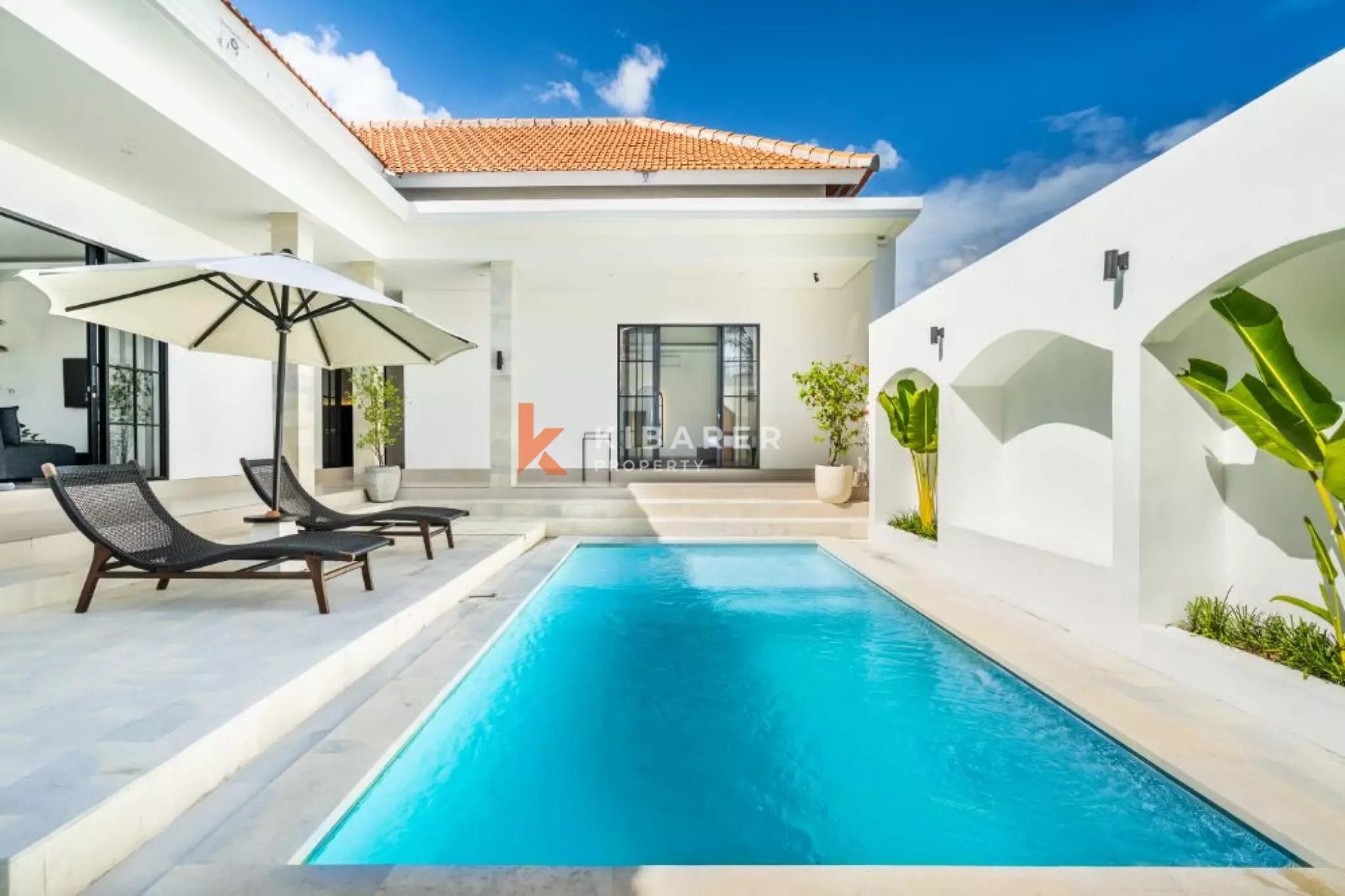 Tropical Three-Bedroom Pool Villa in Canggu — image 2