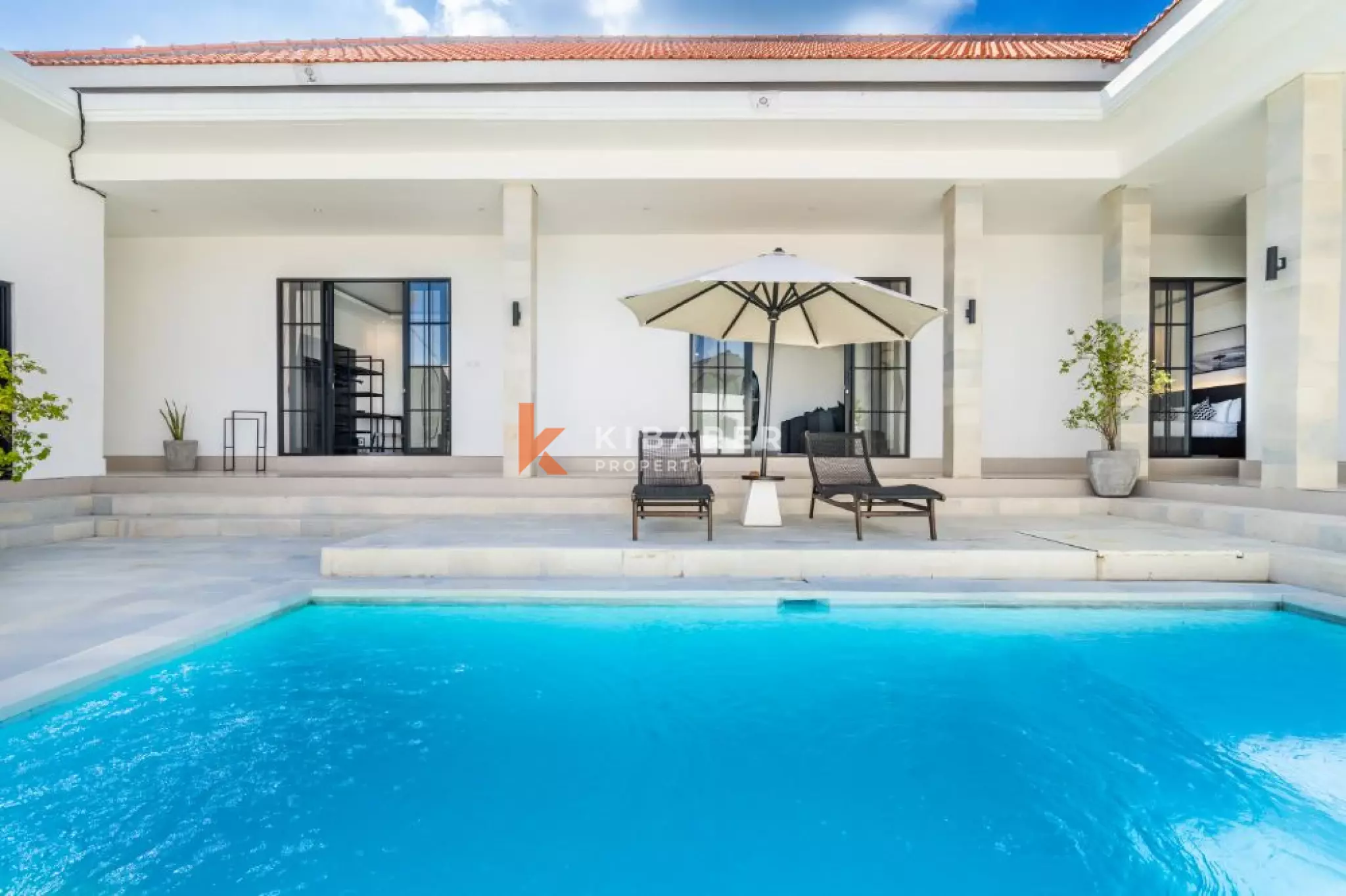 Tropical Three-Bedroom Pool Villa in Canggu — image 5