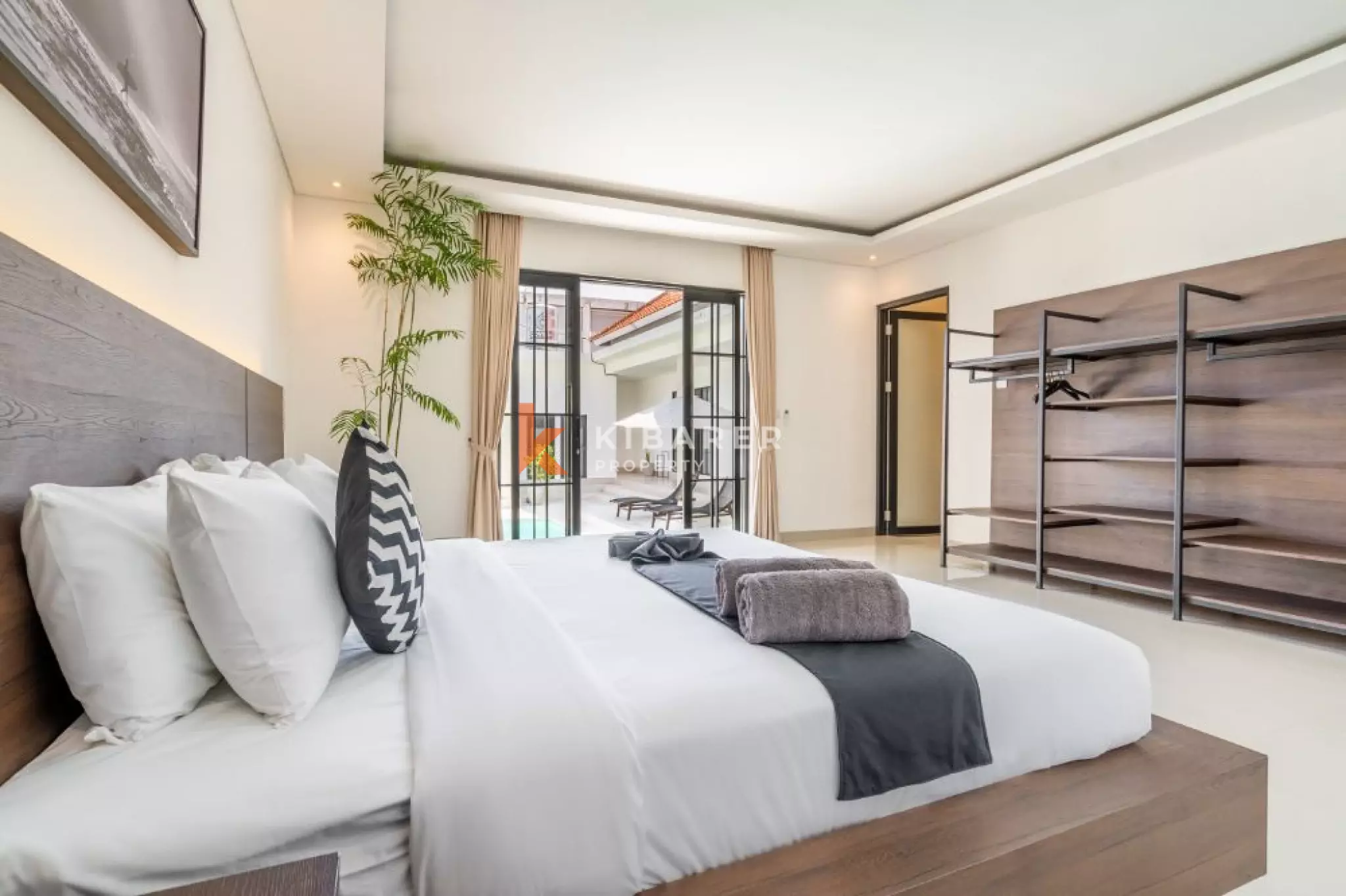 Tropical Three-Bedroom Pool Villa in Canggu — image 10