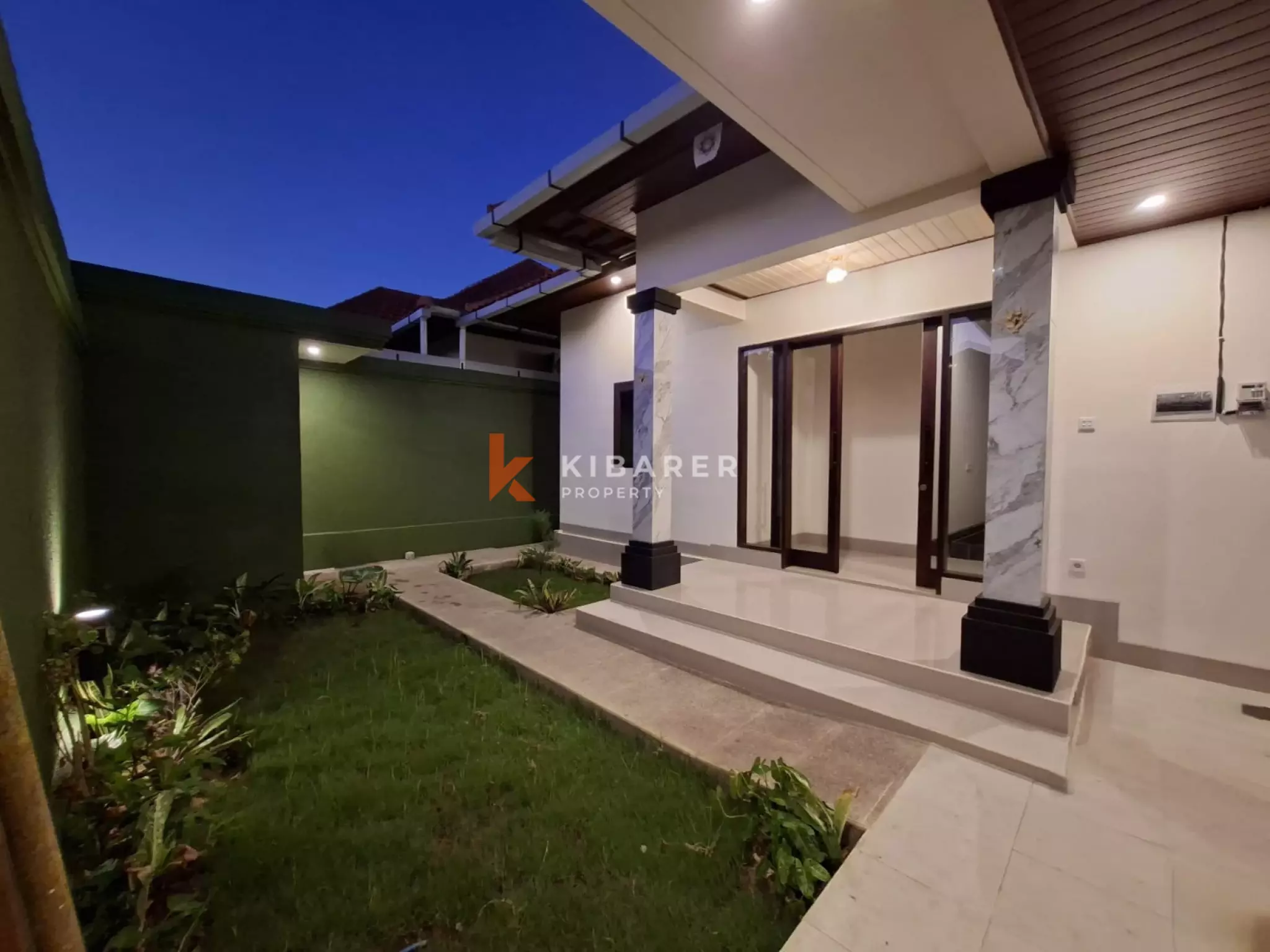 Perfect Holiday Spot in Sanur - Beautiful Three-Bedroom Villa — image 11