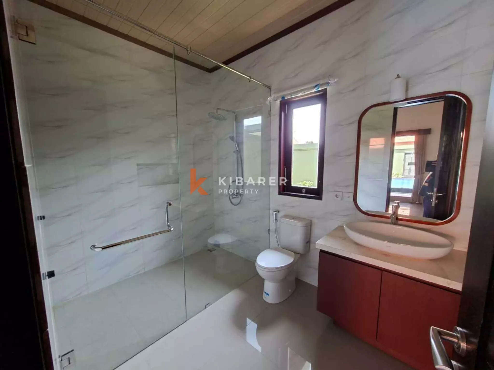 Perfect Holiday Spot in Sanur - Beautiful Three-Bedroom Villa — image 7