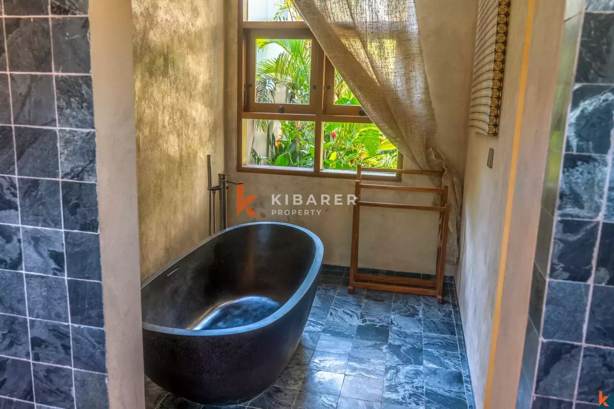 Magnificent Private Villa with Six Bedrooms Near Nyanyi Beach — image 13