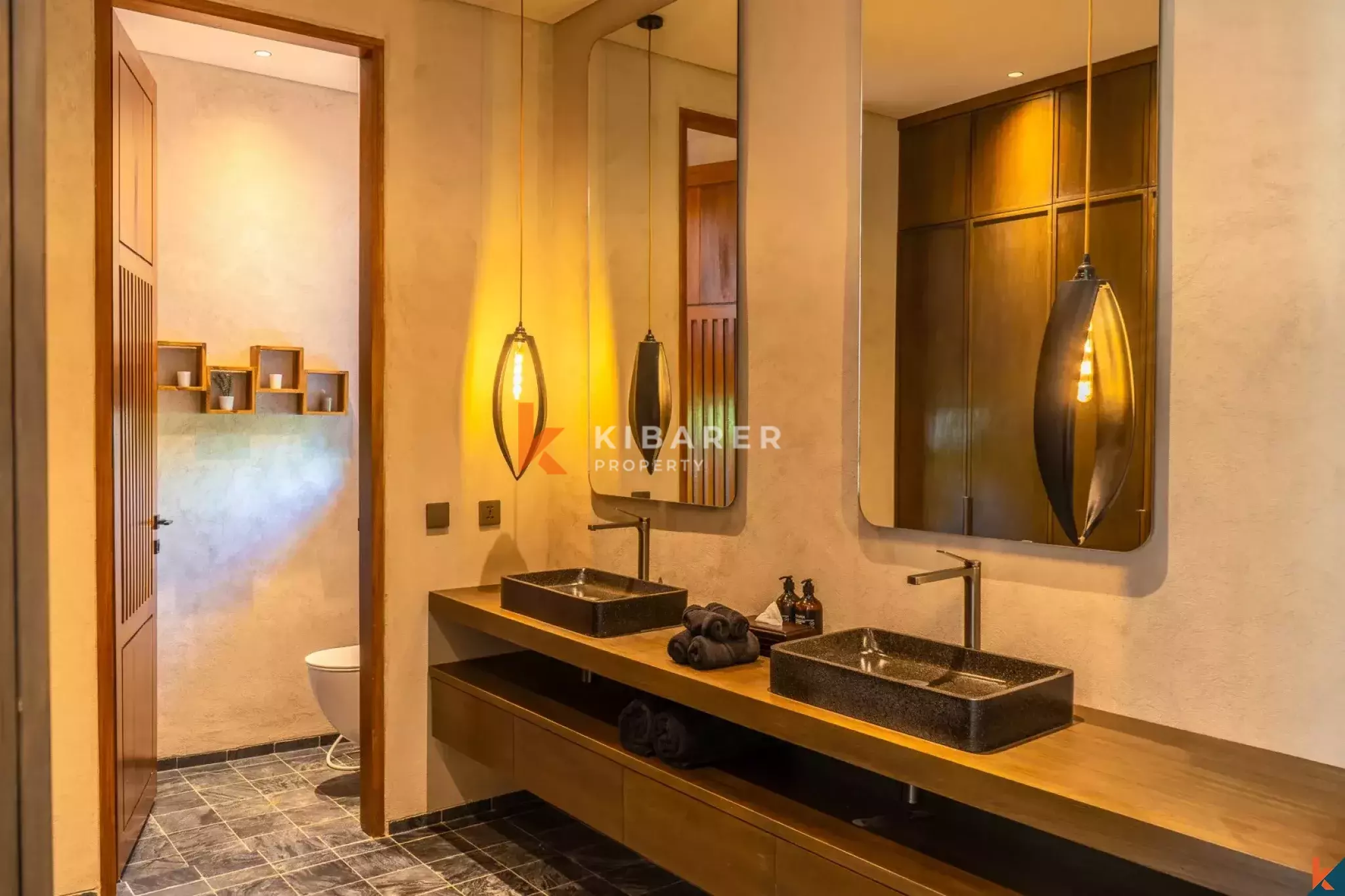 Magnificent Private Villa with Six Bedrooms Near Nyanyi Beach — image 16