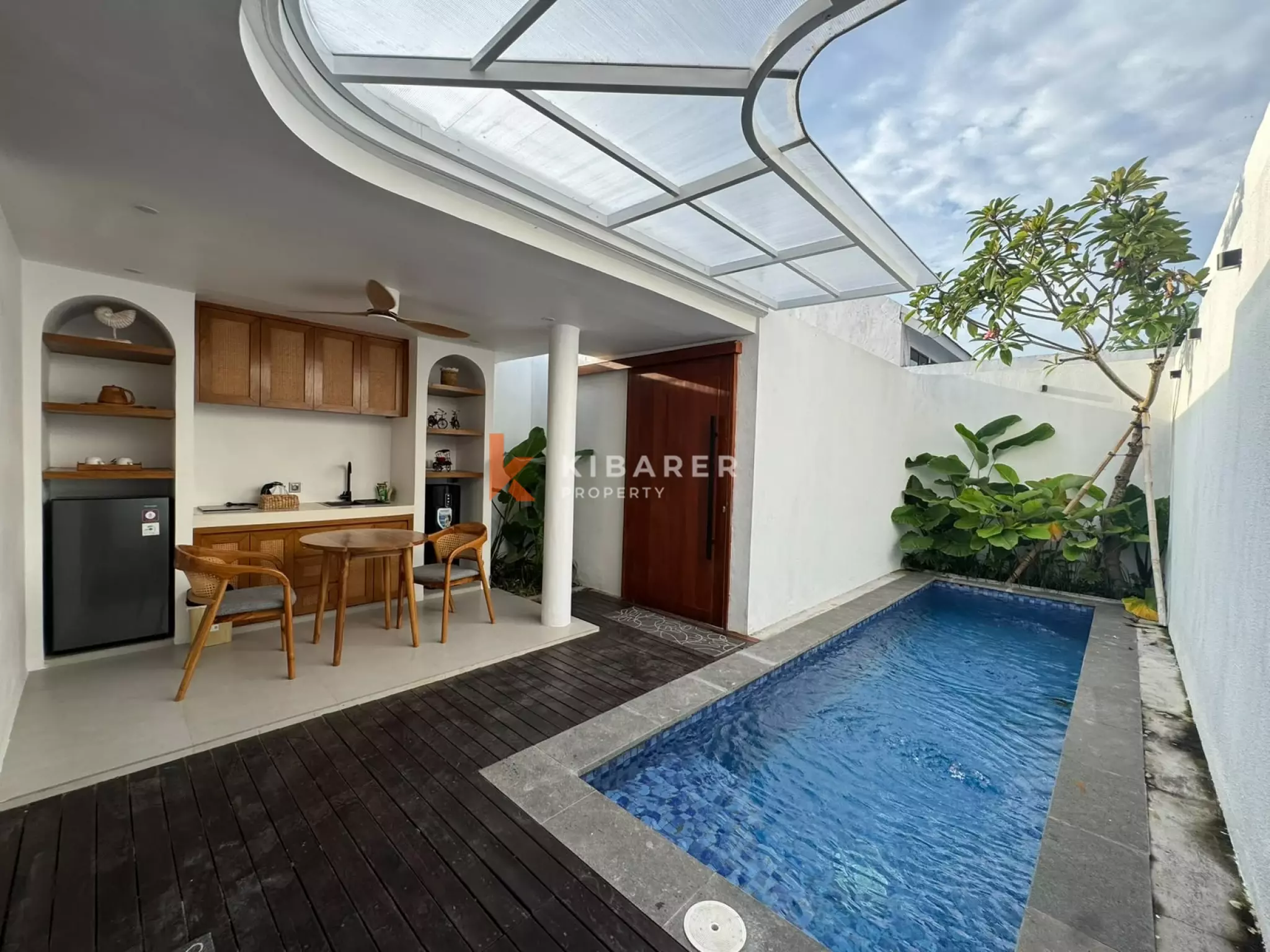 Tropical Style Villa with One Bedroom and Private Pool in Sanur — image 1