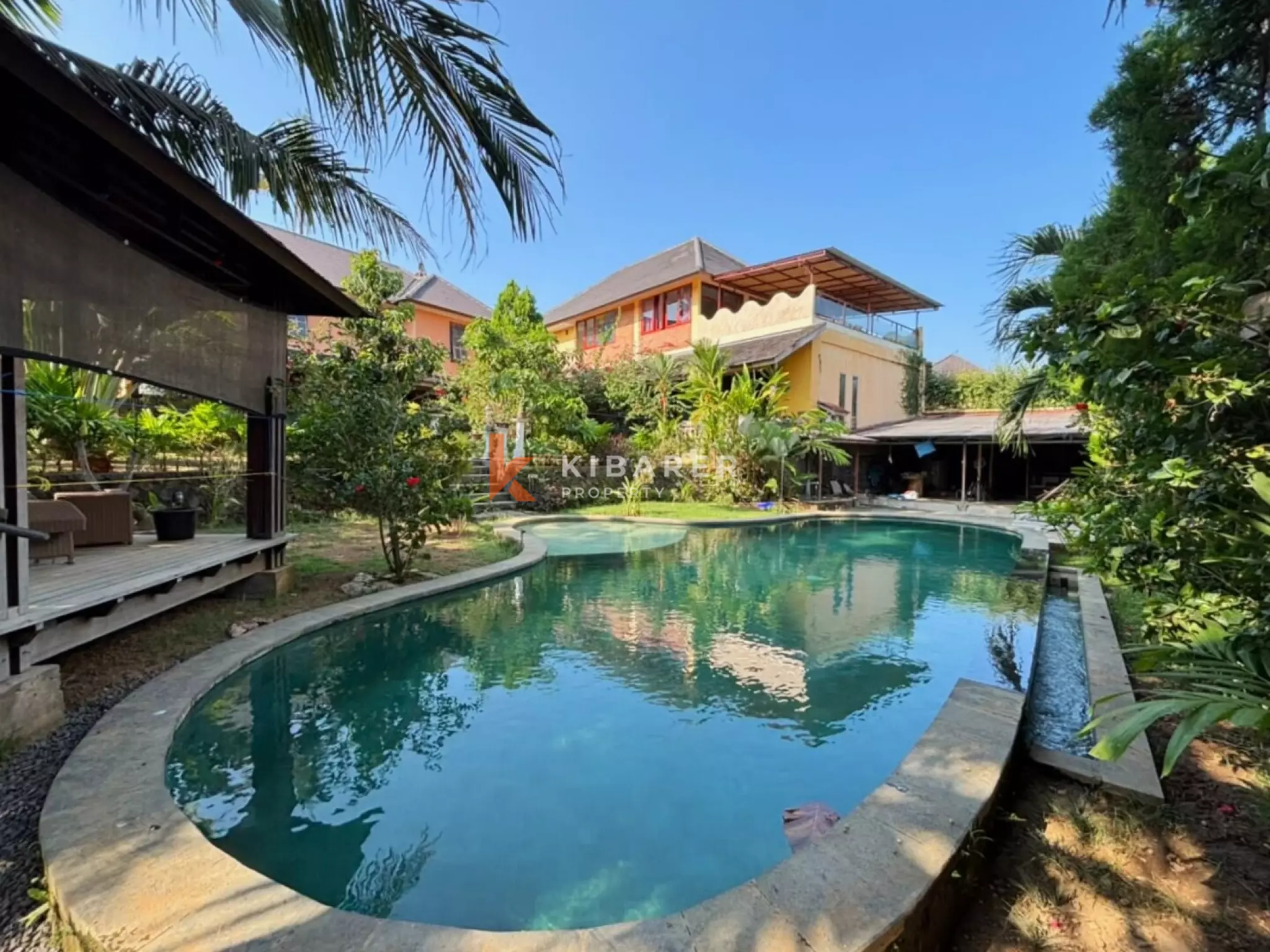 Private 4-Bedroom Villa with Garden in Gianyar