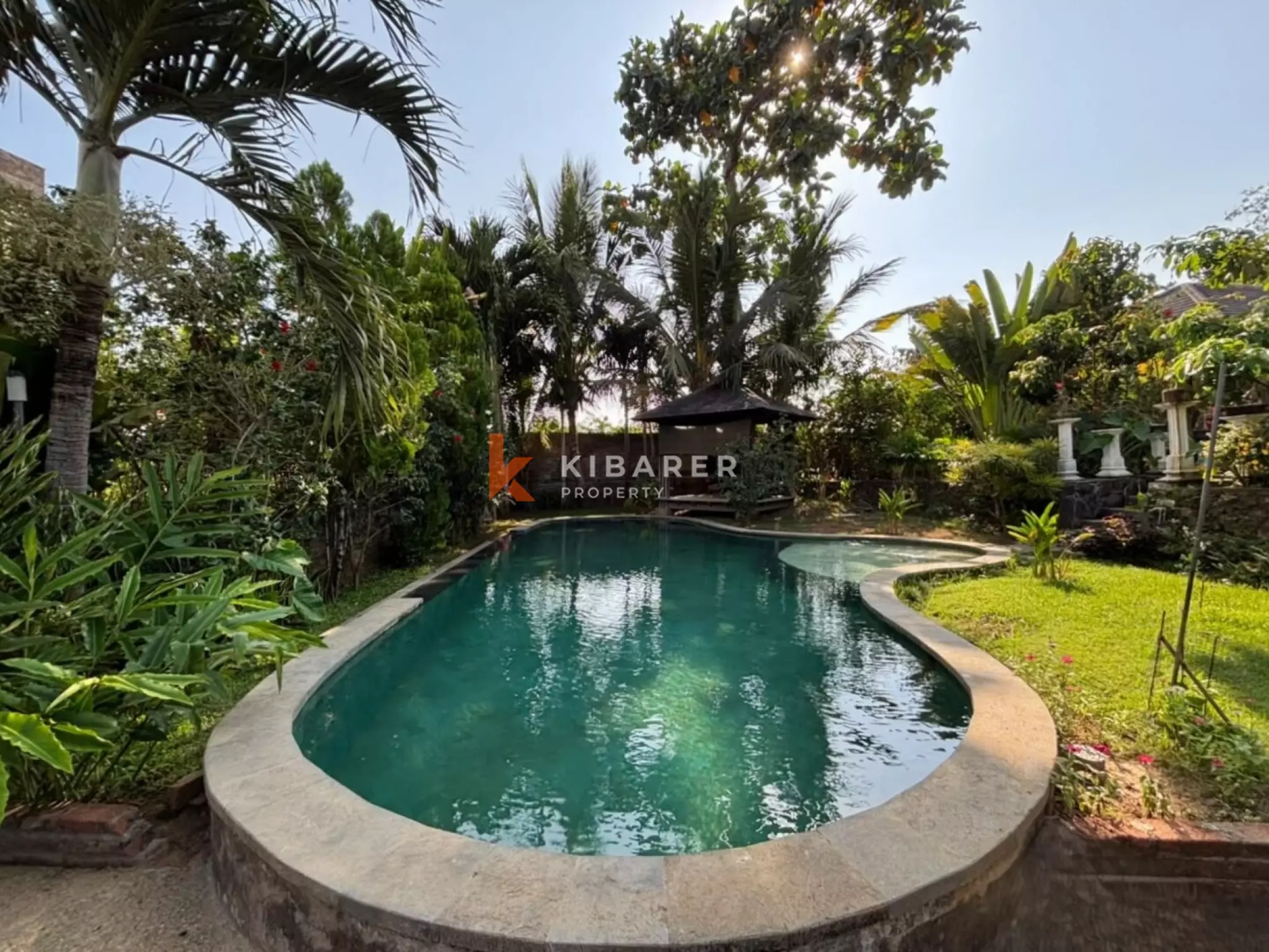 Private 4-Bedroom Villa with Garden in Gianyar — image 10