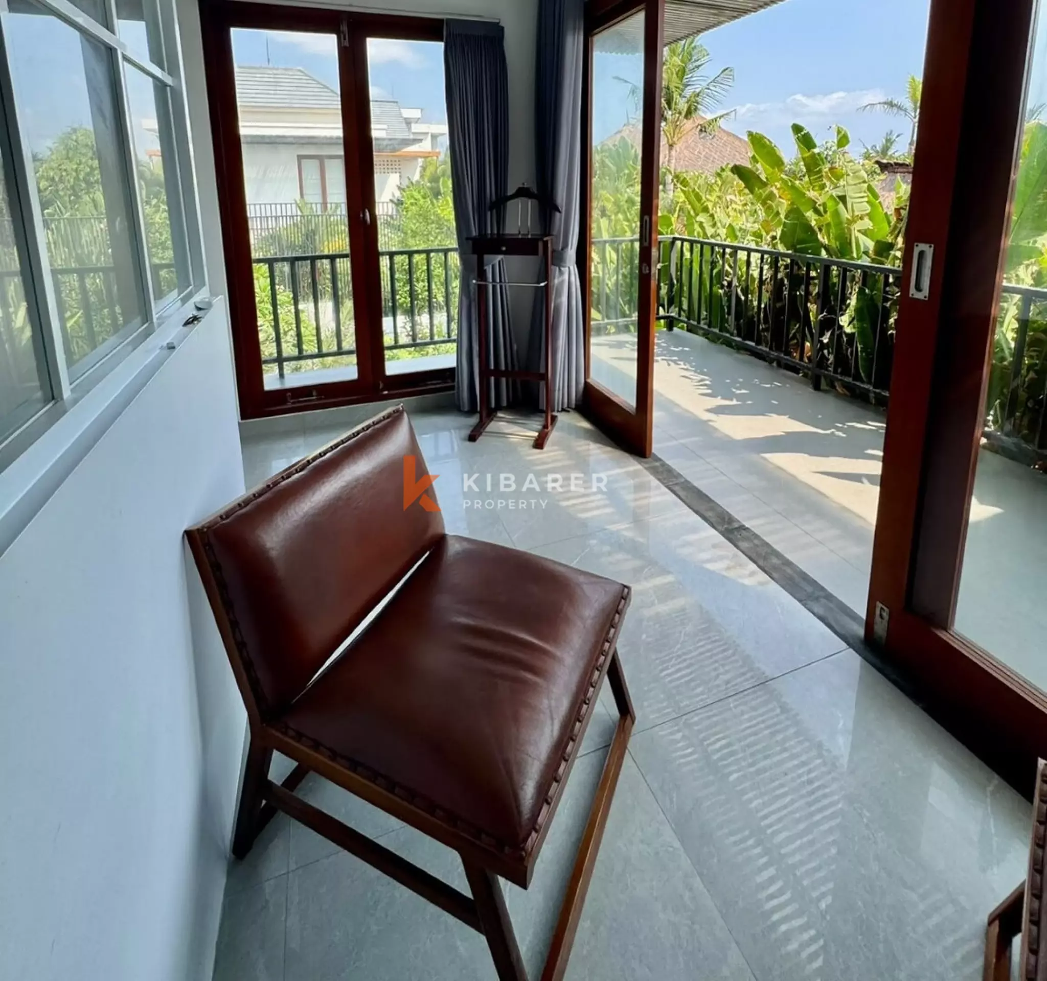 Minimalist Seaside Villa with Three Bedrooms in Seseh — image 10