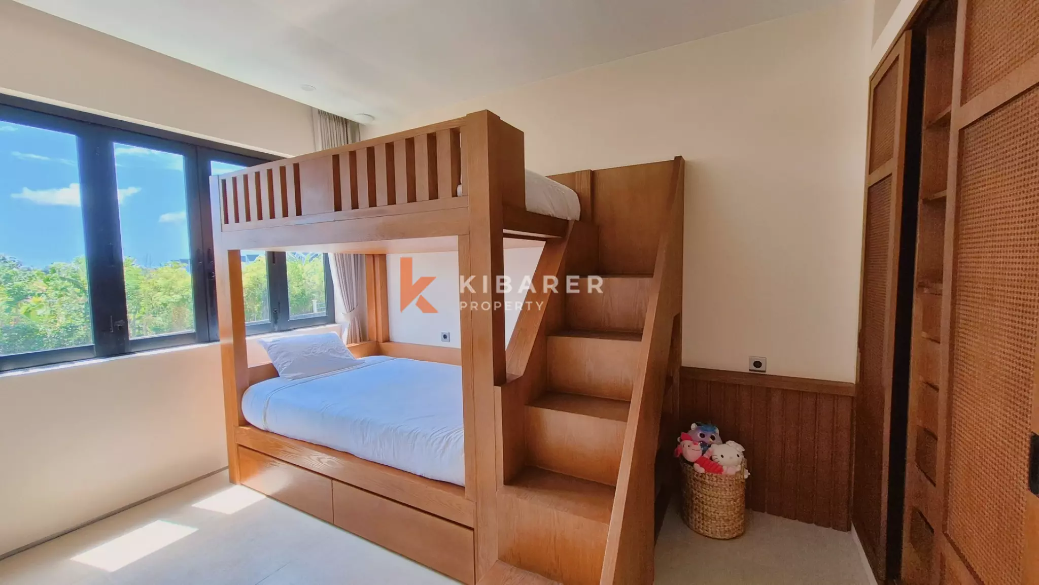 New Mediterranean Villa with Four Bedrooms and Swimming Pool in Seminyak — image 18