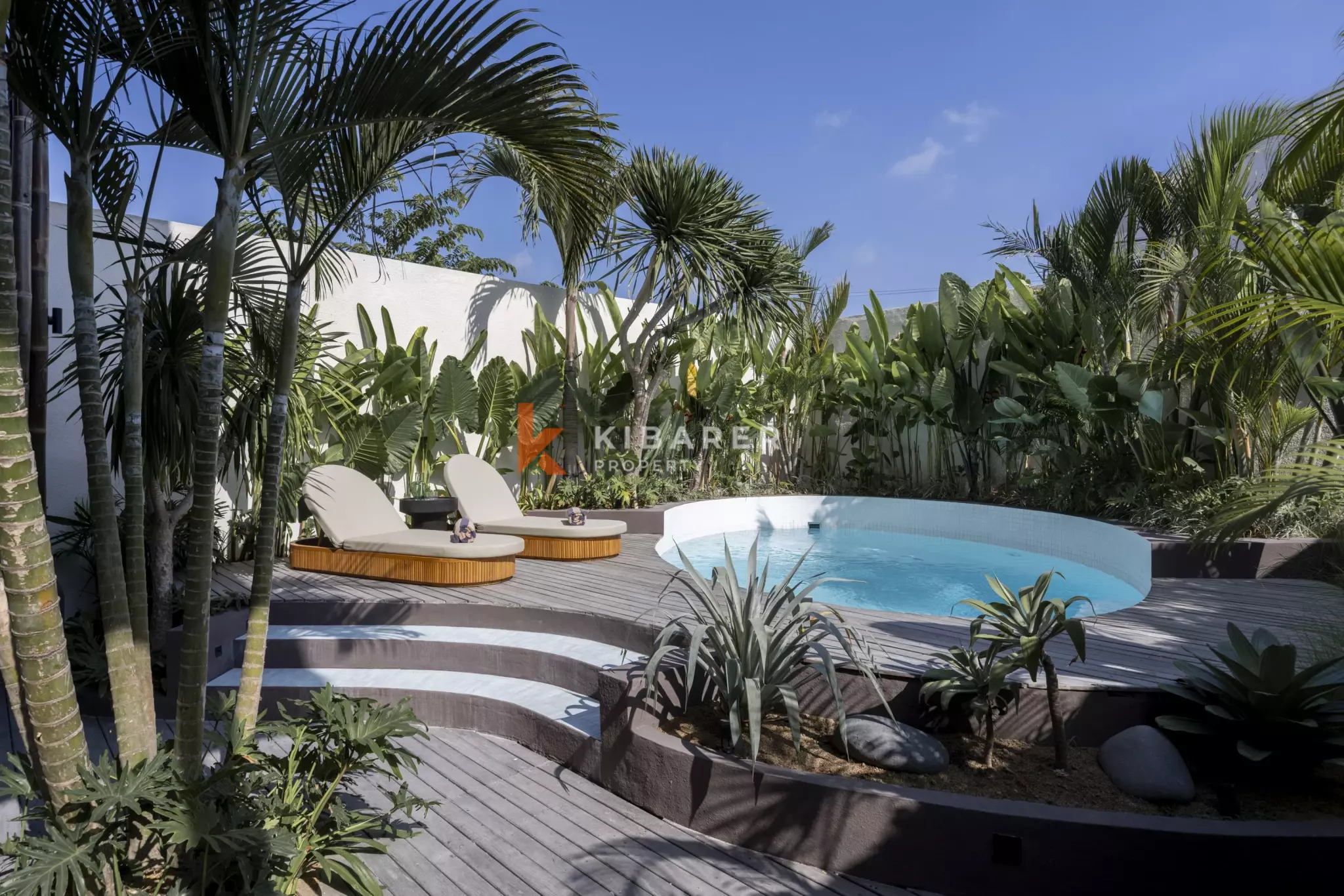Tropical Paradise: Three-Bedroom Villa with Private Pool & Garden in Kerobokan — image 7