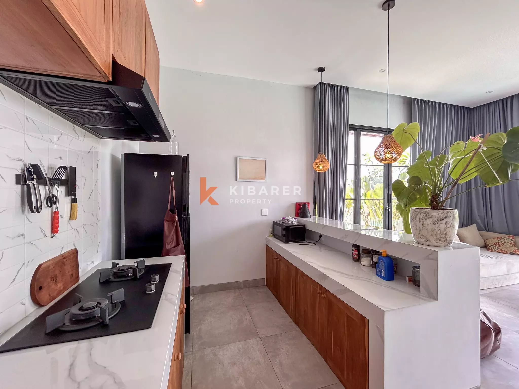 Spacious Two-Bedroom Villa with Large Pool and Tropical Garden in Munggu — image 7