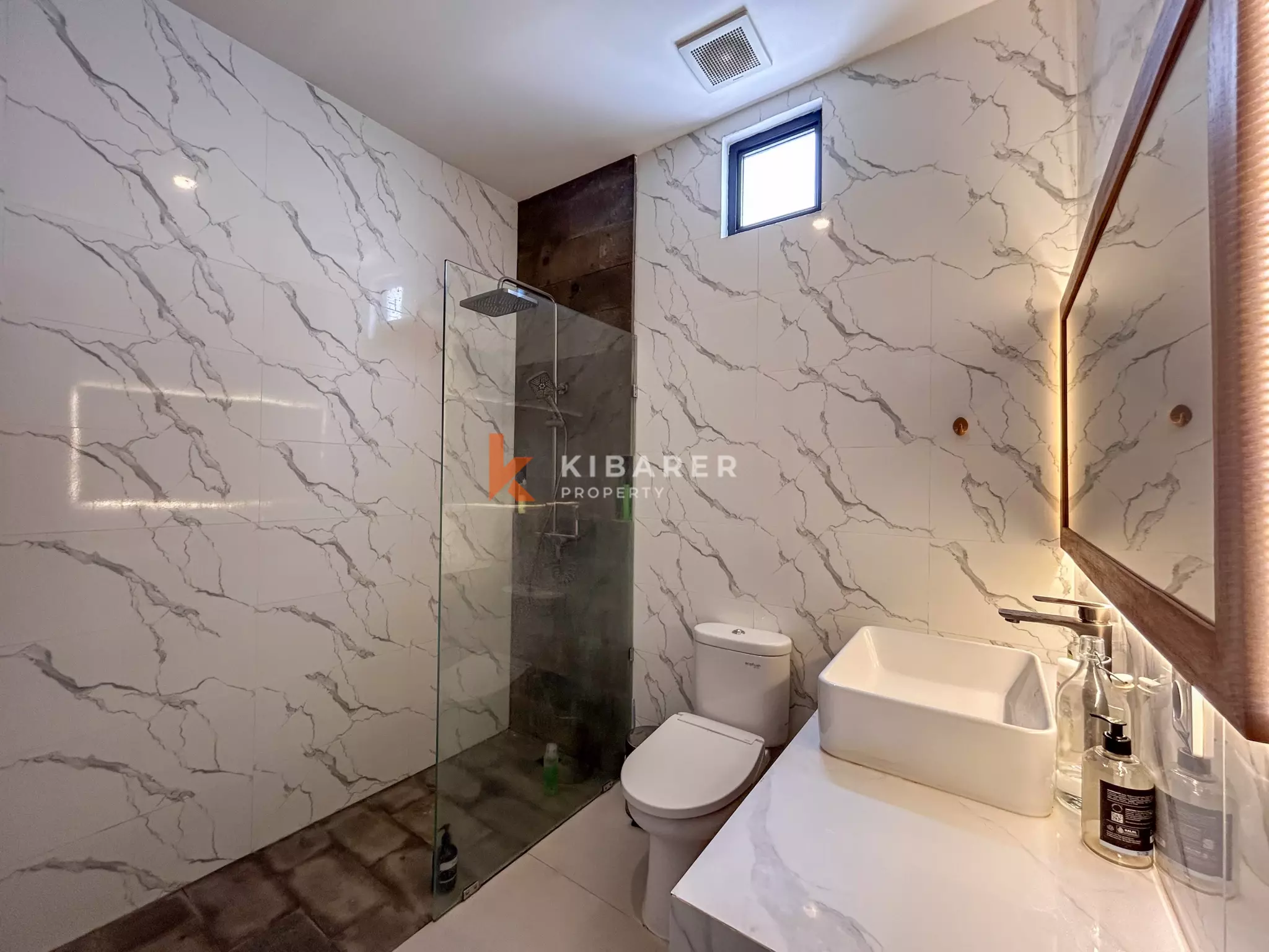 Spacious Two-Bedroom Villa with Large Pool and Tropical Garden in Munggu — image 14