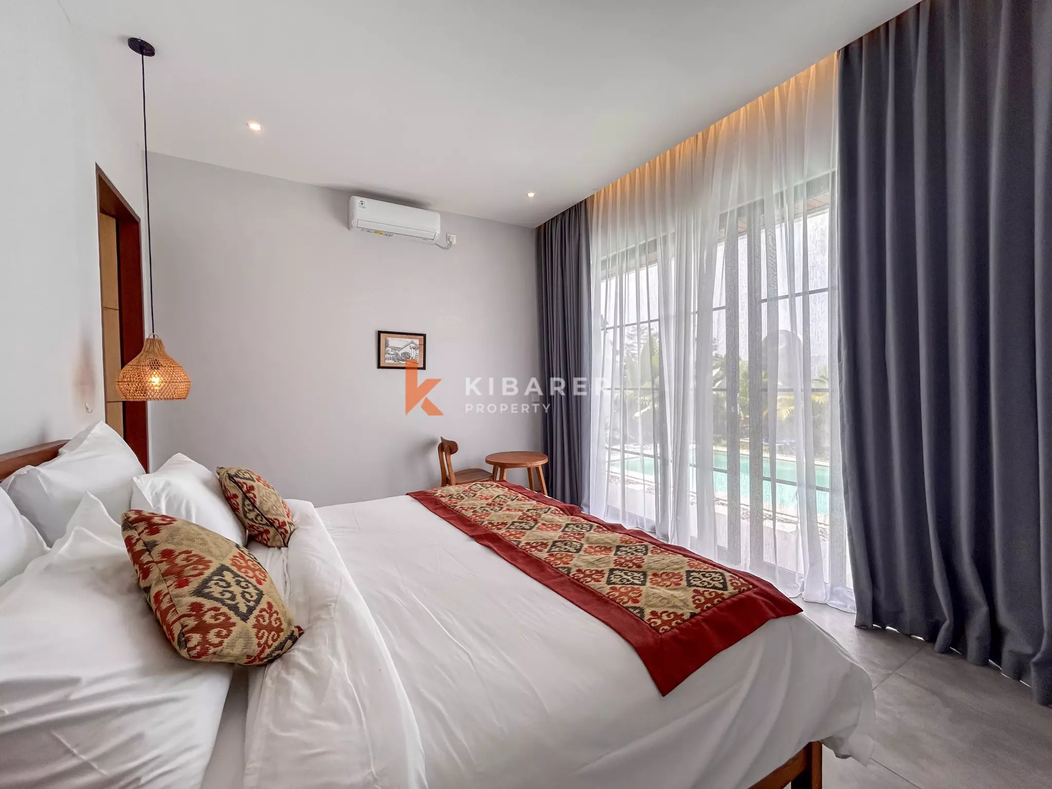 Spacious Two-Bedroom Villa with Large Pool and Tropical Garden in Munggu — image 11