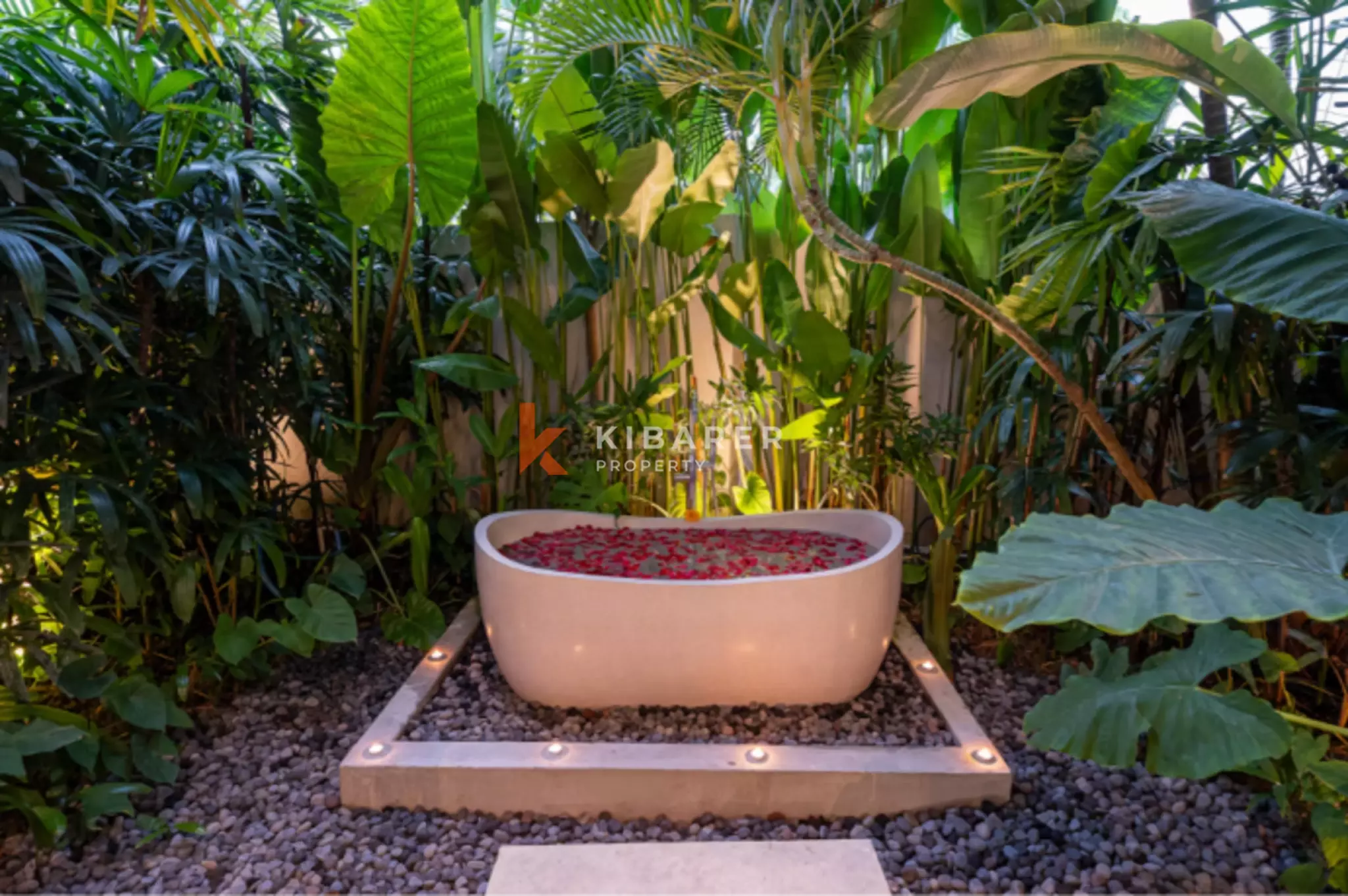 Luxurious and Tranquil Three-Bedroom Villa with Sauna & Gym in Canggu — image 16
