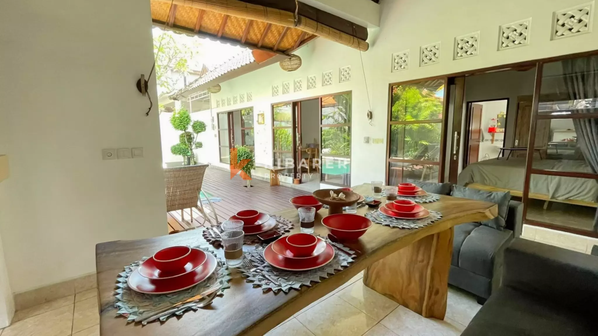 Three-Bedroom Villa with Open Concept and Private Pool in Babakan — image 3