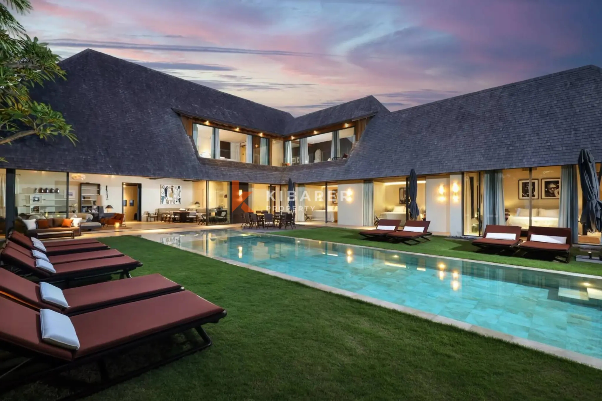 Comfortable Six-Bedroom Residence with Spacious Garden in Umalas