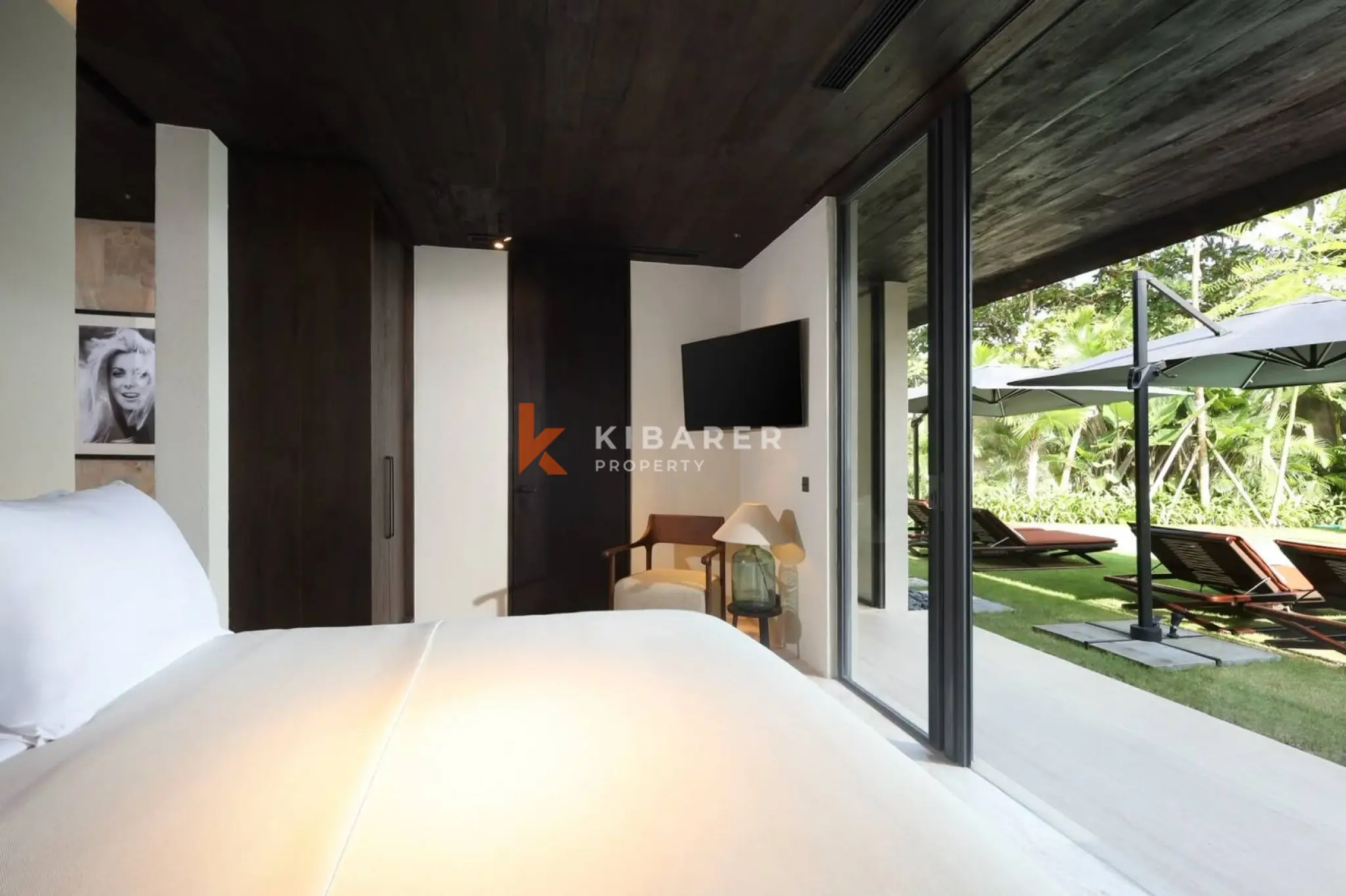 Comfortable Six-Bedroom Residence with Spacious Garden in Umalas — image 14