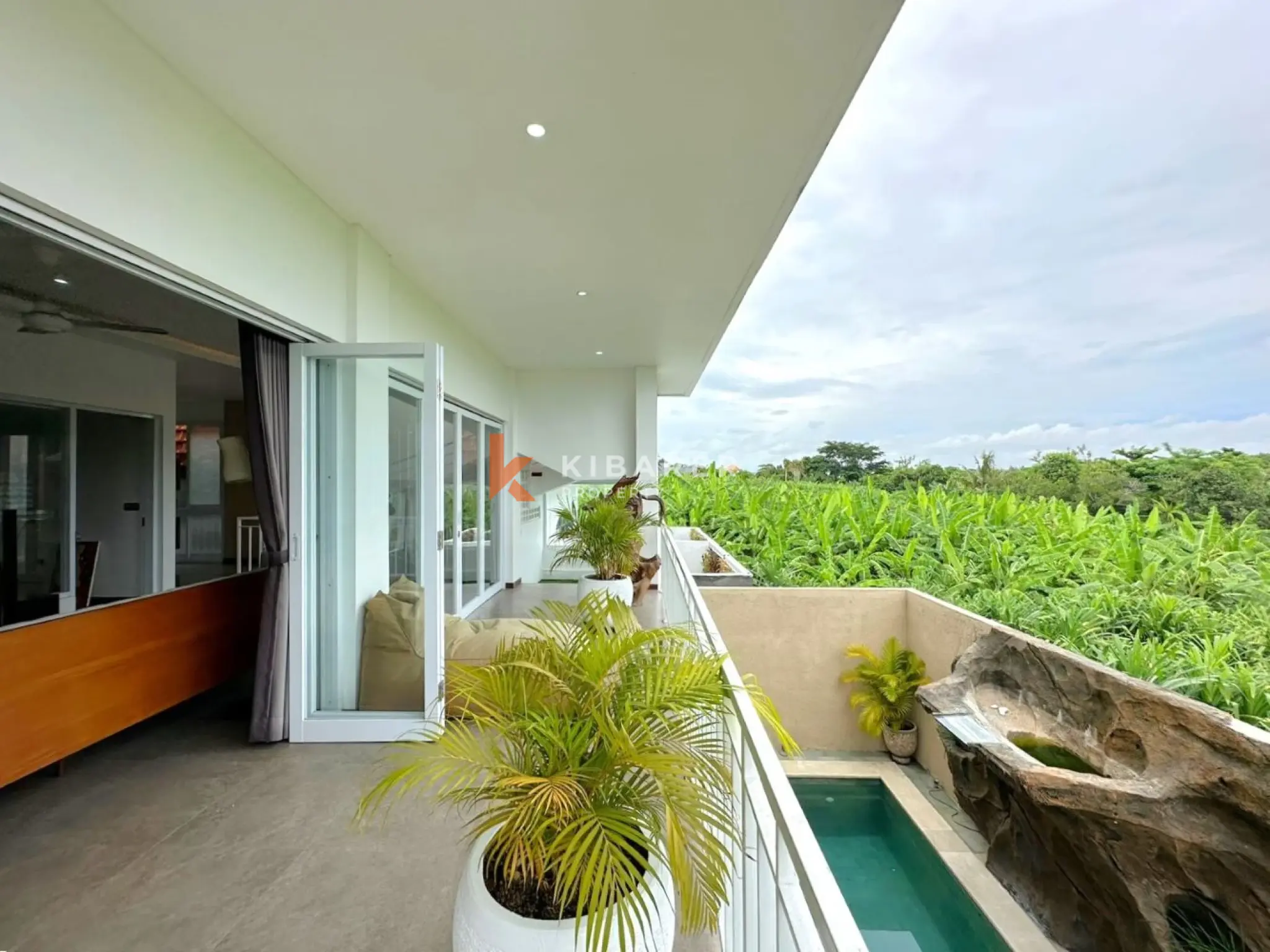 Cozy Three-Bedroom Closed Living Room Located in Padonan — image 18