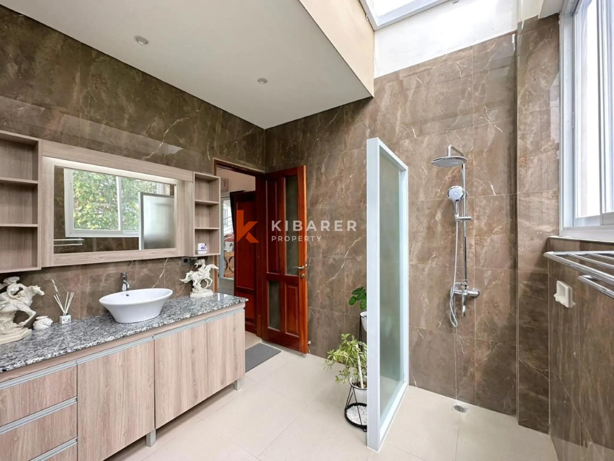 Cozy Three-Bedroom Enclosed Lounge Nestled in Padonan — image 16