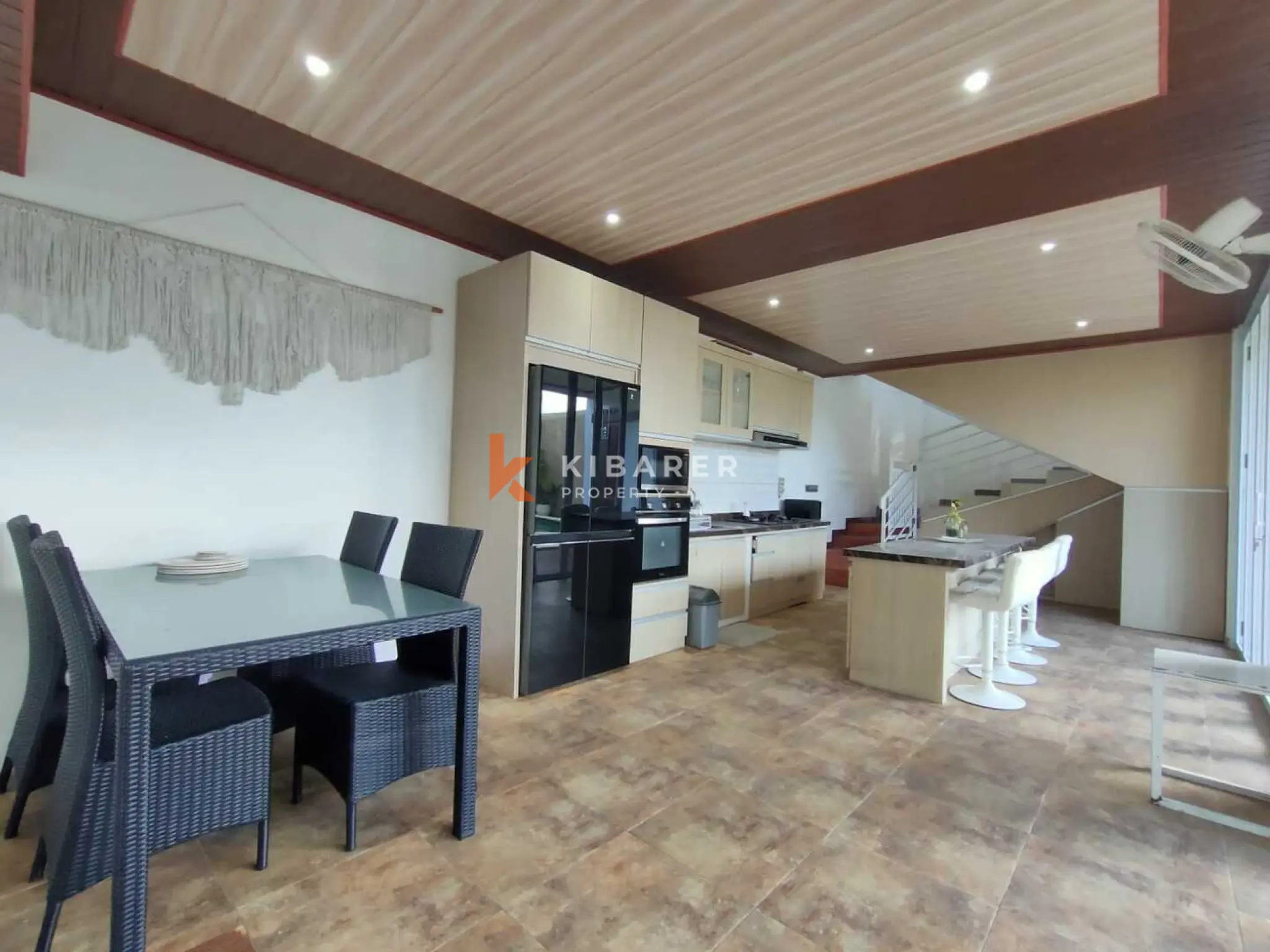 Cozy Three-Bedroom Enclosed Lounge Nestled in Padonan — image 10