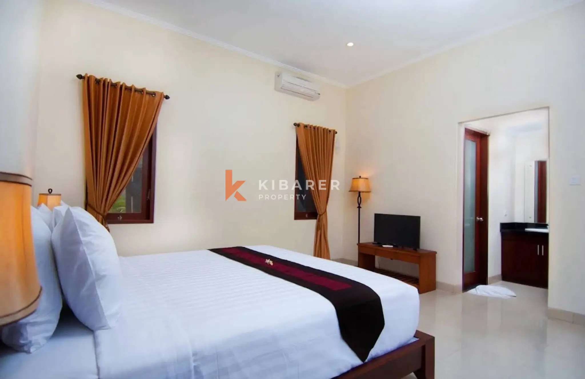 Charming Bali-Style Three-Bedroom Villa with Tropical Garden in Berawa — image 6