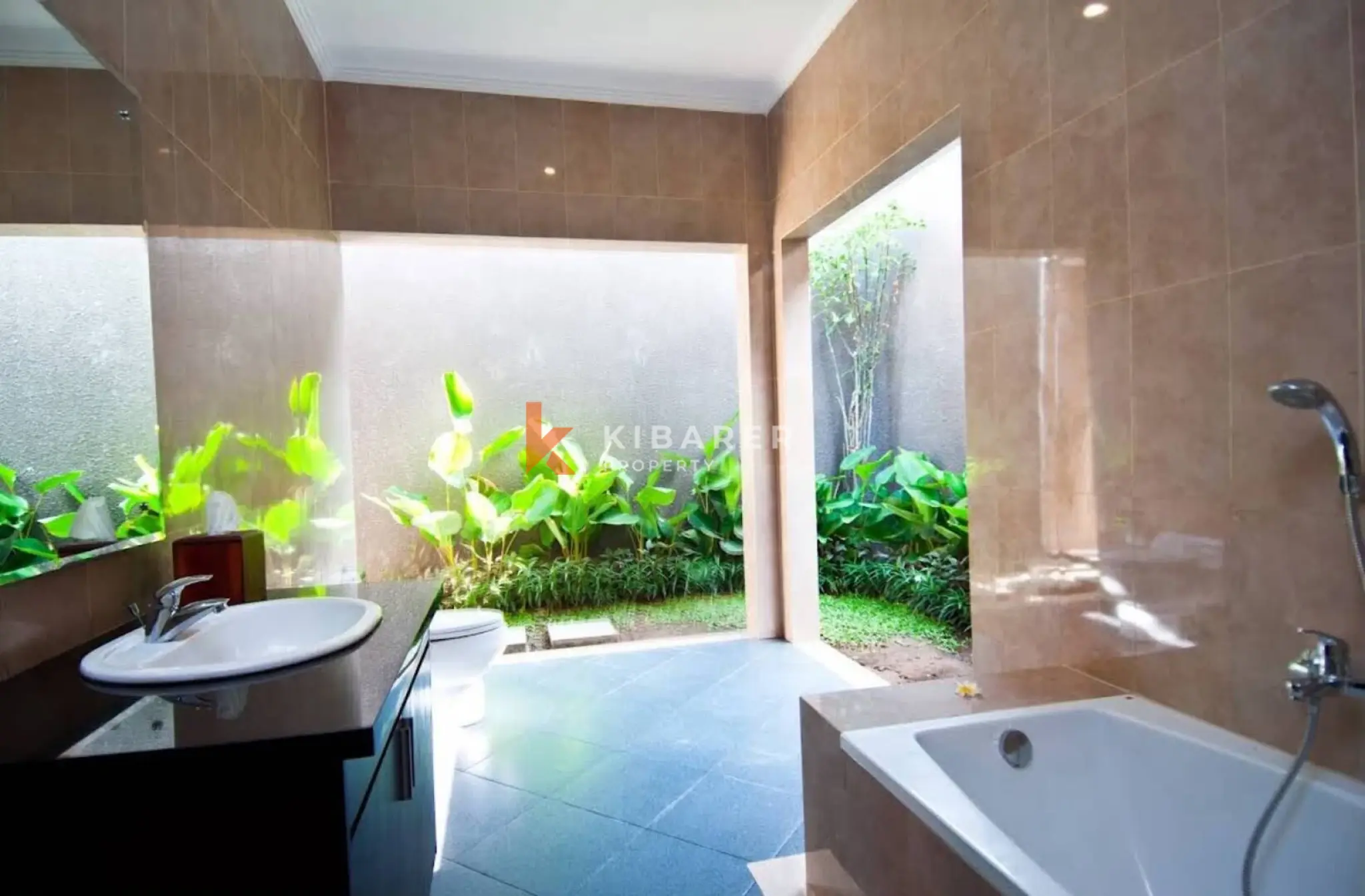 Charming Bali-Style Three-Bedroom Villa with Tropical Garden in Berawa — image 8