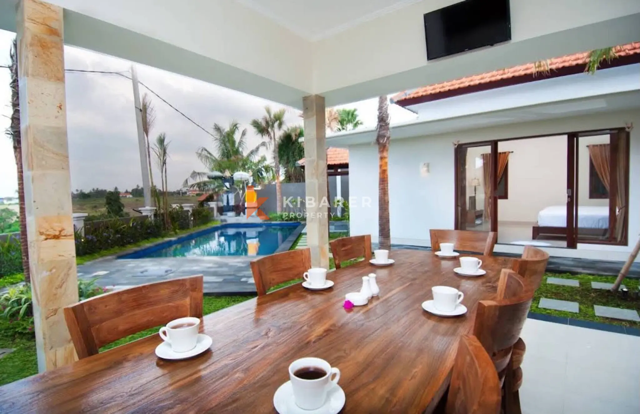 Charming Bali-Style Three-Bedroom Villa with Tropical Garden in Berawa — image 4