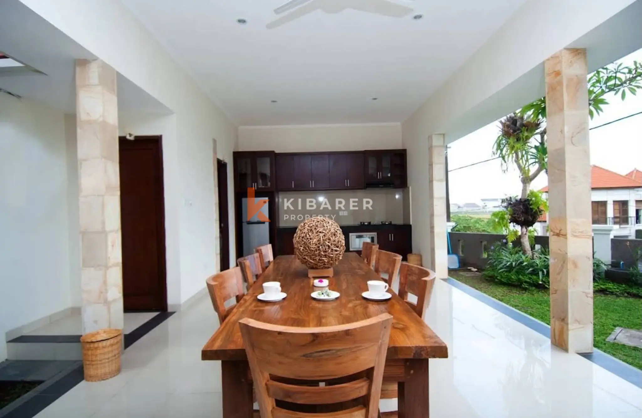Charming Bali-Style Three-Bedroom Villa with Tropical Garden in Berawa — image 3