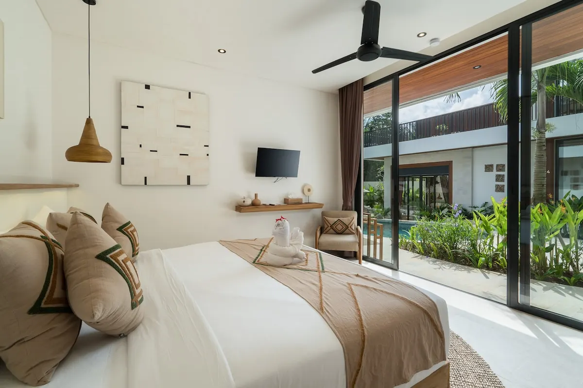 6 BR Tropical-Modern Infinity-Pool Villa Ubud — 6BR Villa Rental in Ubud — image 14
