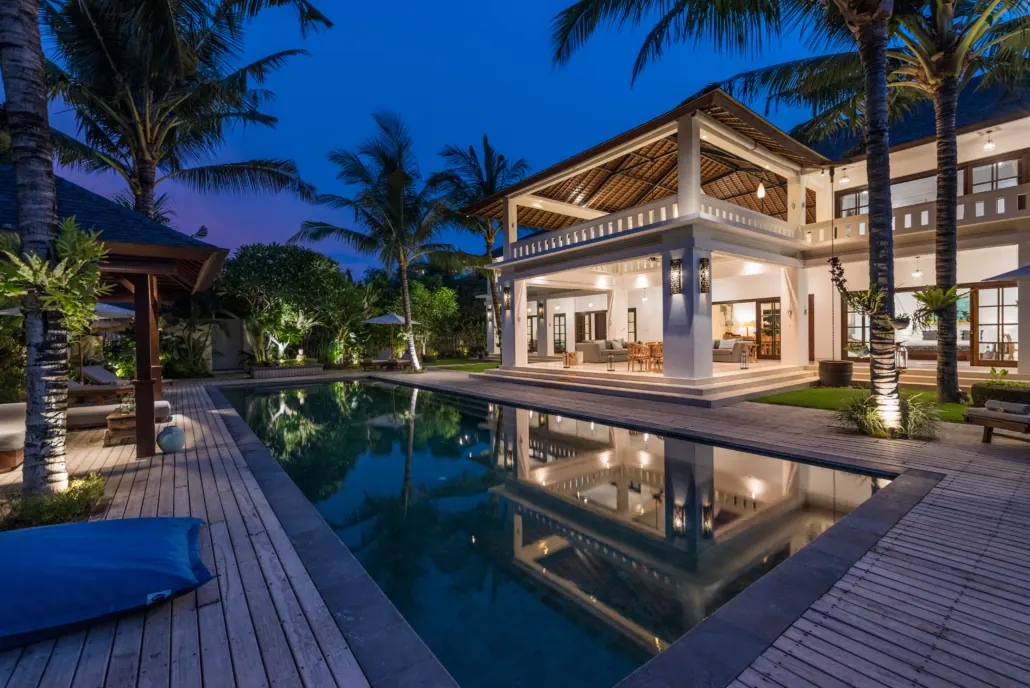 6 BR Architect-Designed Tropical Garden Villa Seminyak — 6BR Villa Rental in Seminyak — image 5