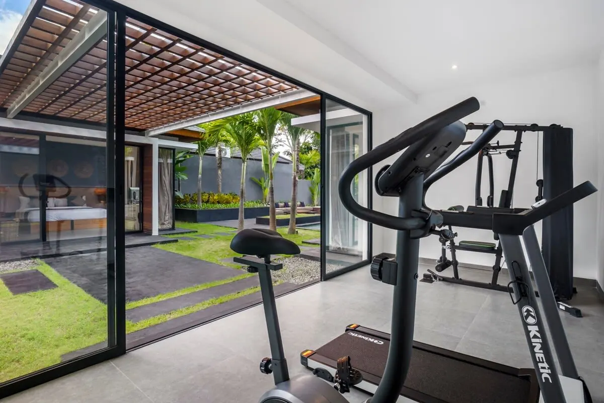 5 BR Tropical-Modern Courtyard Villa Ubud — 5BR Villa Rental in Ubud — image 2