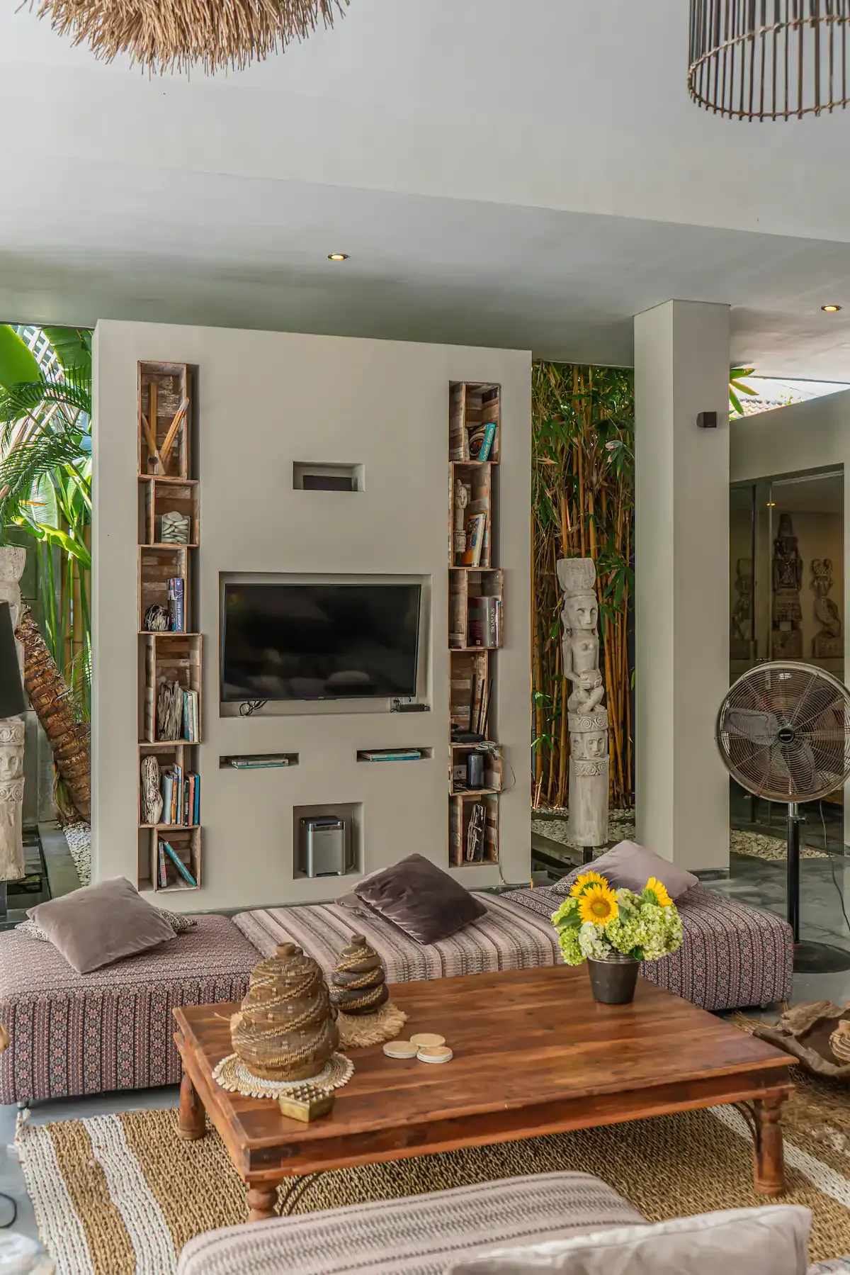 4 BR Open-Air Family Villa Canggu — 4BR Villa Rental in Canggu — image 14