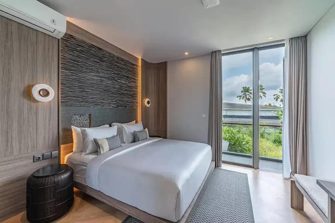 4 BR Beachfront Family Retreat Canggu — 4BR Villa Rental in Canggu — image 10