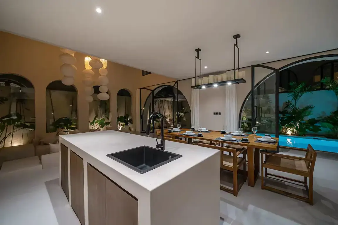 3 BR Beachfront Infinity-Pool Villa Uluwatu — 3BR Villa Rental in Uluwatu — image 8