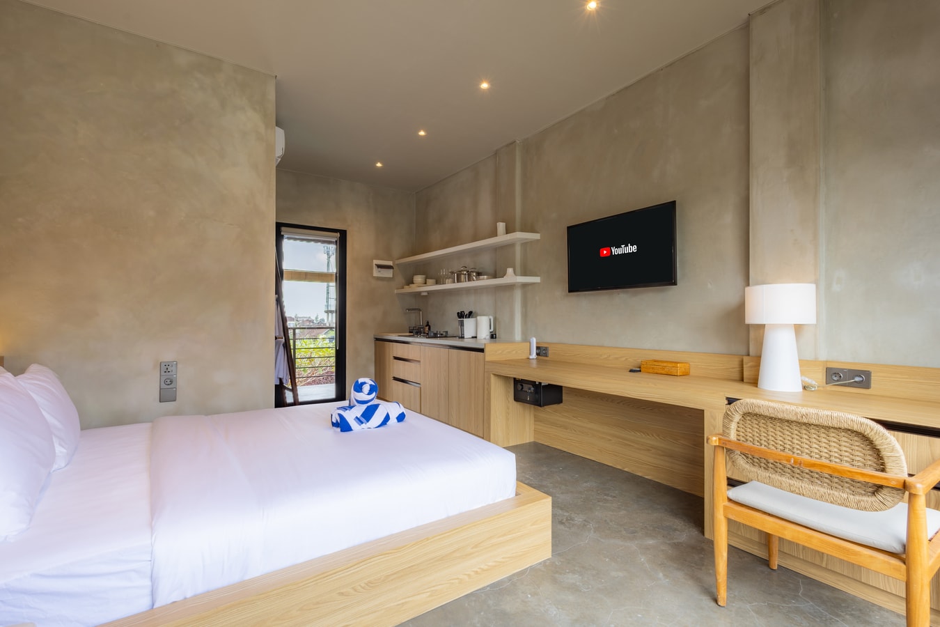 1BR Ubud Studio | 8 mins to Ubud Market & Palace - Ubud, Bali — image 3