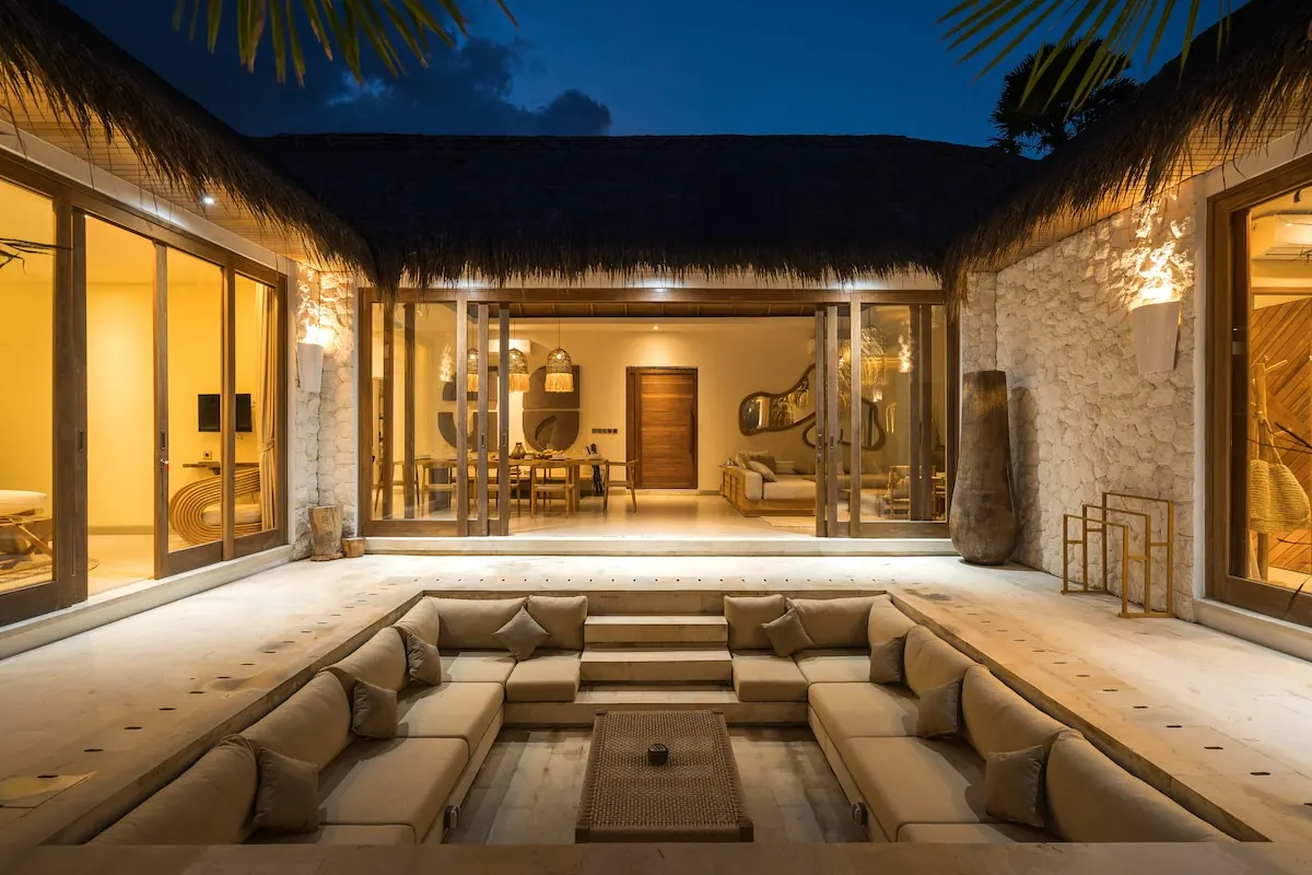 4 BR Thatched Courtyard Villa Ubud — 4BR Villa Rental in Ubud — image 11