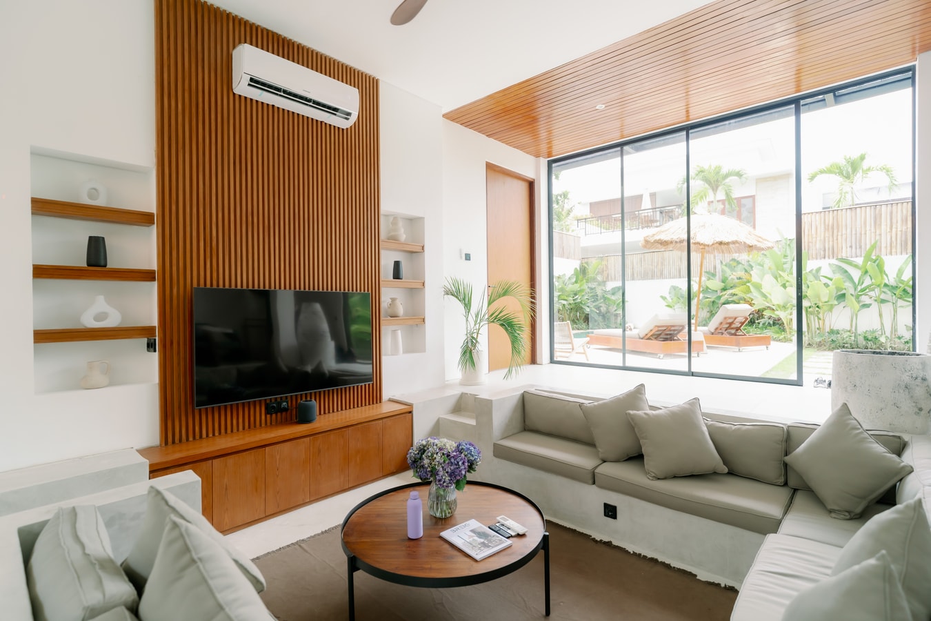 4BR Canggu Retreat Villa – Sunbed Rooftop & Pool in Canggu, Bali — image 3