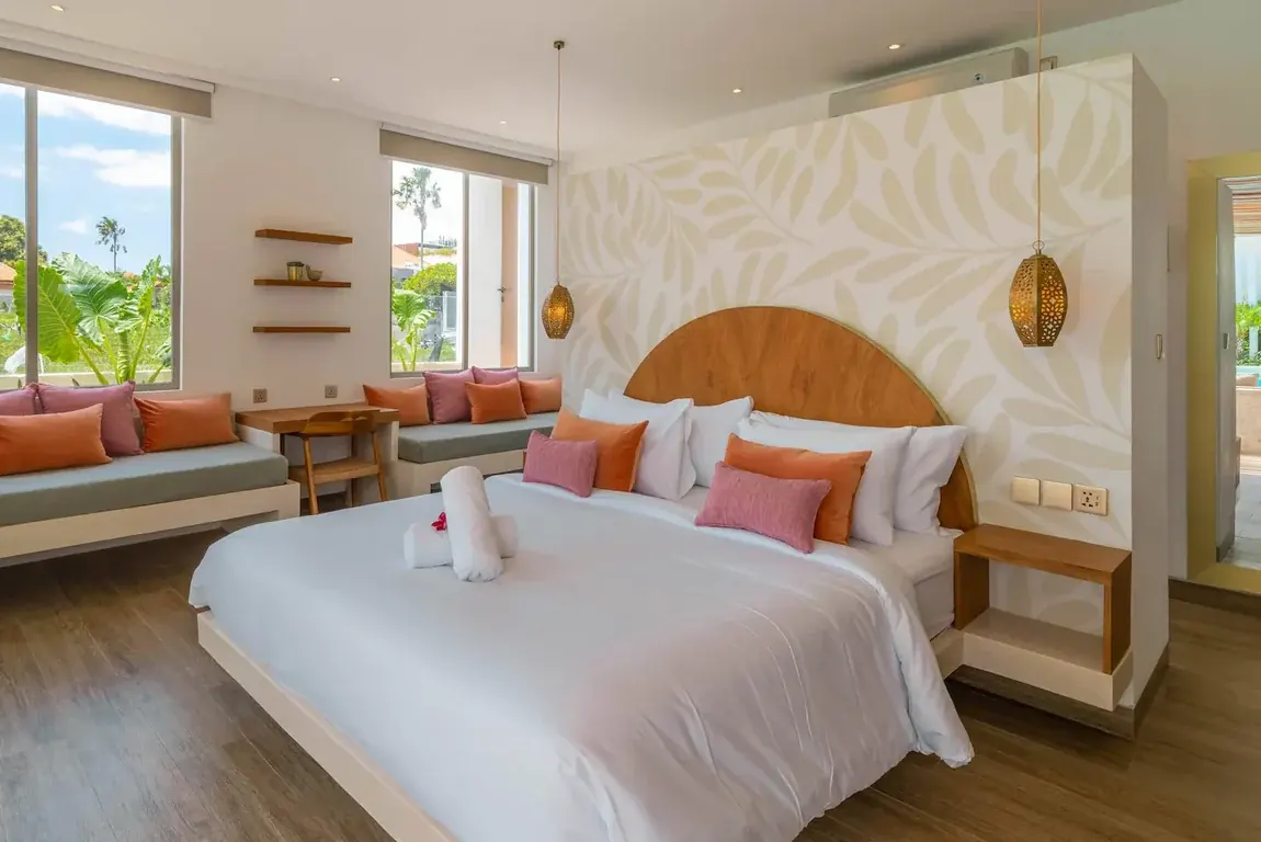5 BR Beachfront Infinity-Pool Villa Canggu — 5BR Villa Rental in Canggu — image 11
