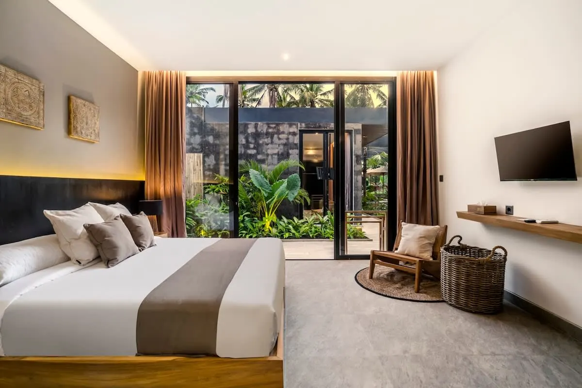 5 BR Tropical-Modern Courtyard Retreat Ubud — 5BR Villa Rental in Ubud — image 10