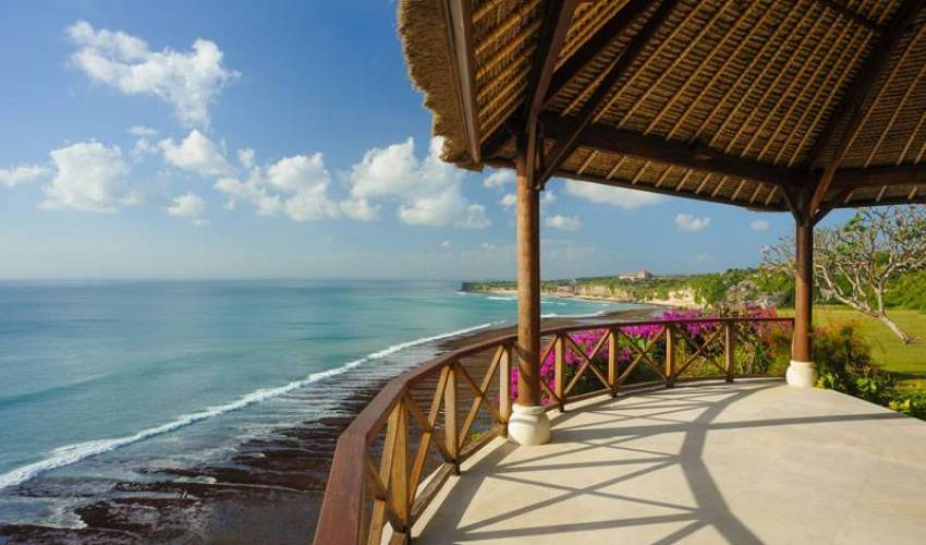 5 Bedroom on the cliff, overlooking the ocean — image 13
